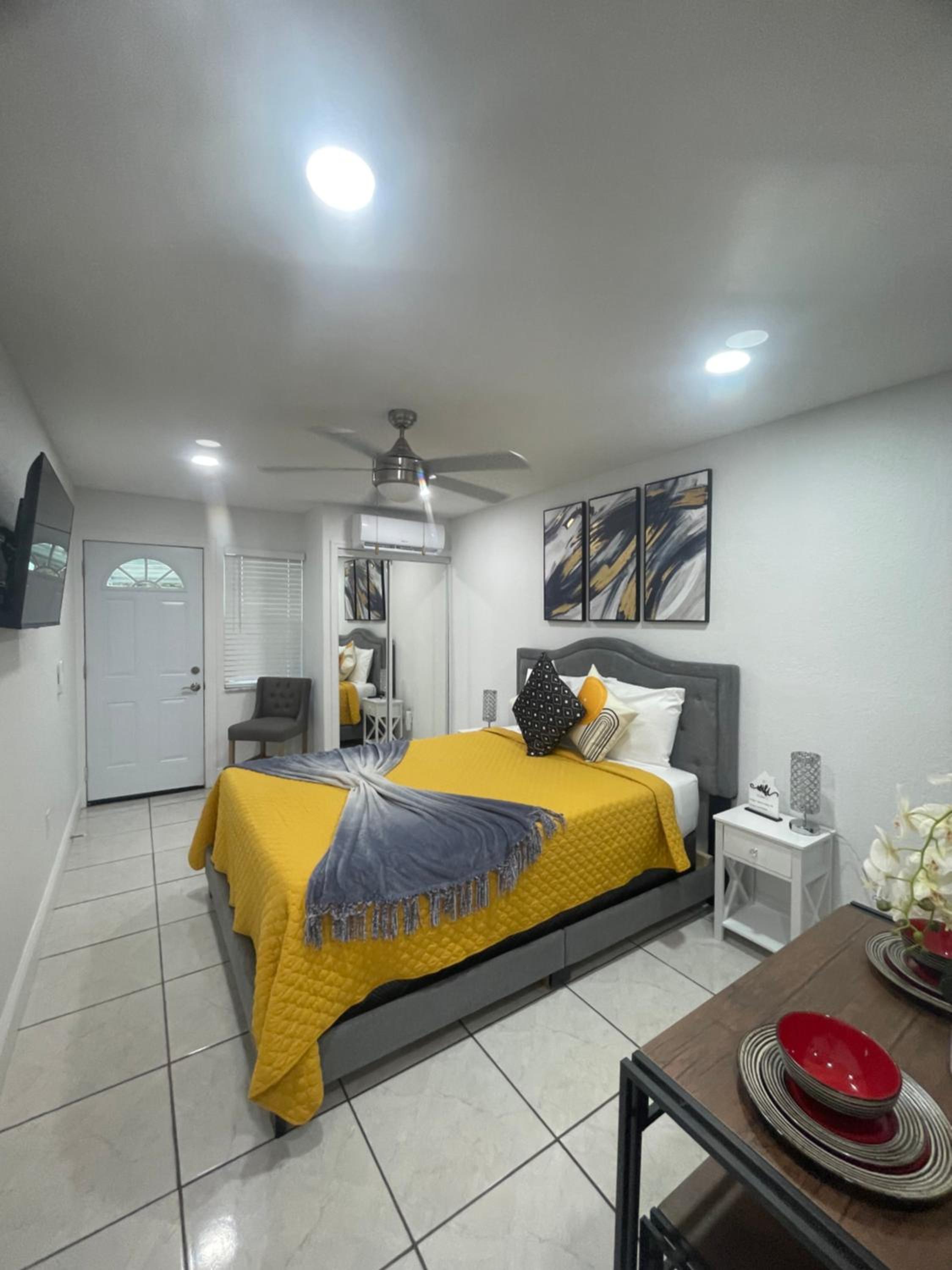 One-Bedroom Apartment