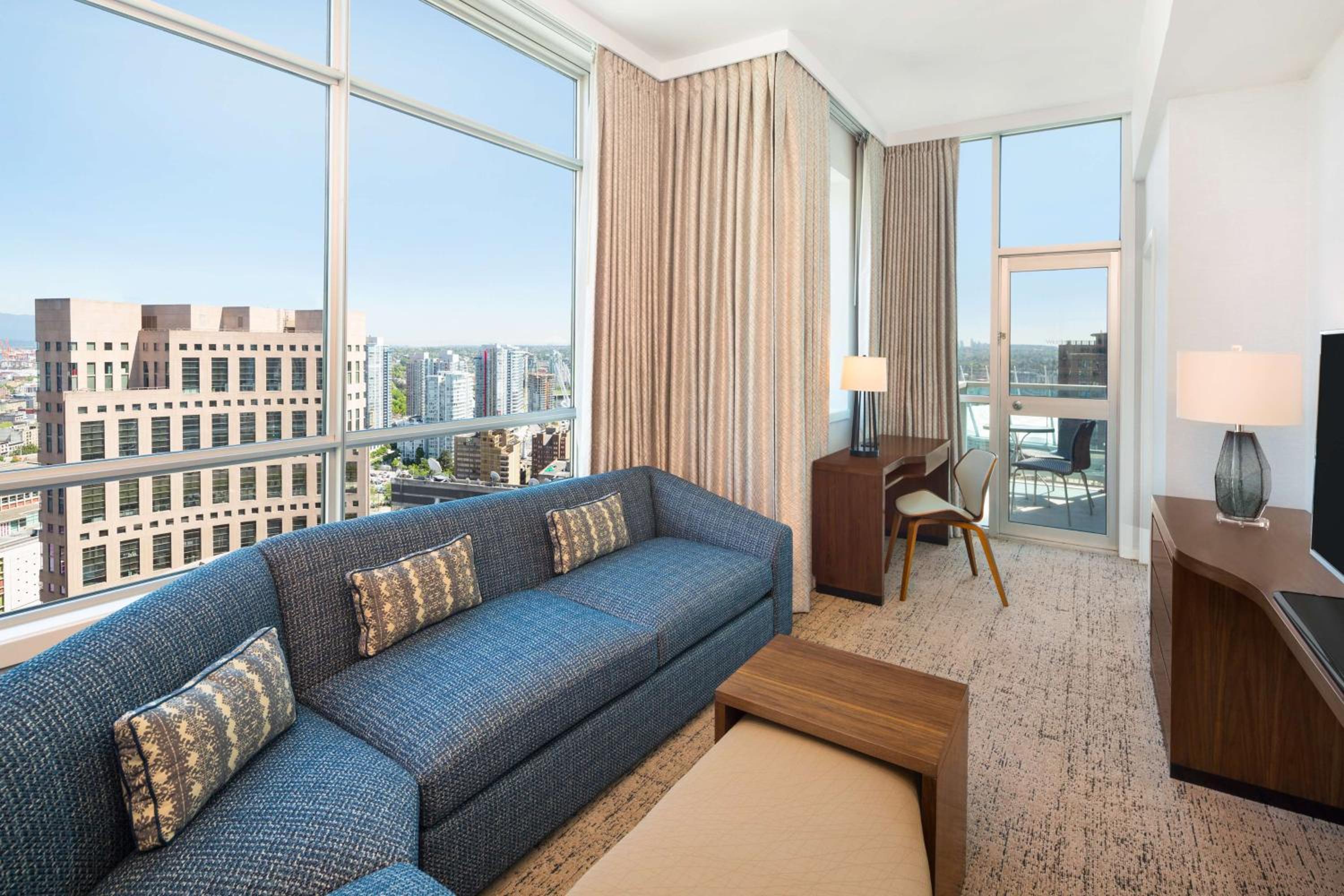 King Suite with Balcony and City View - Photo 1