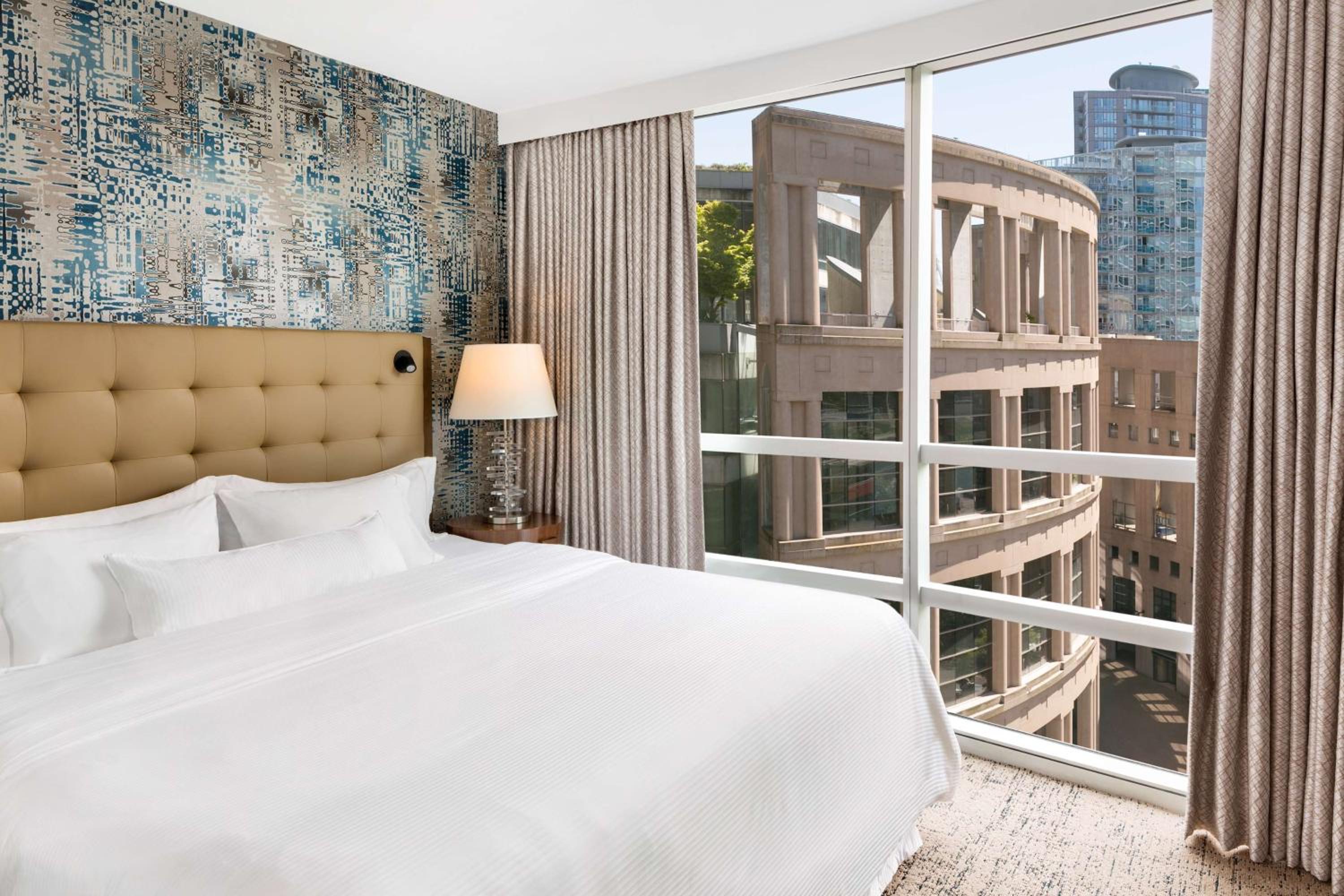 Two-Room Deluxe King Suite - Photo 3