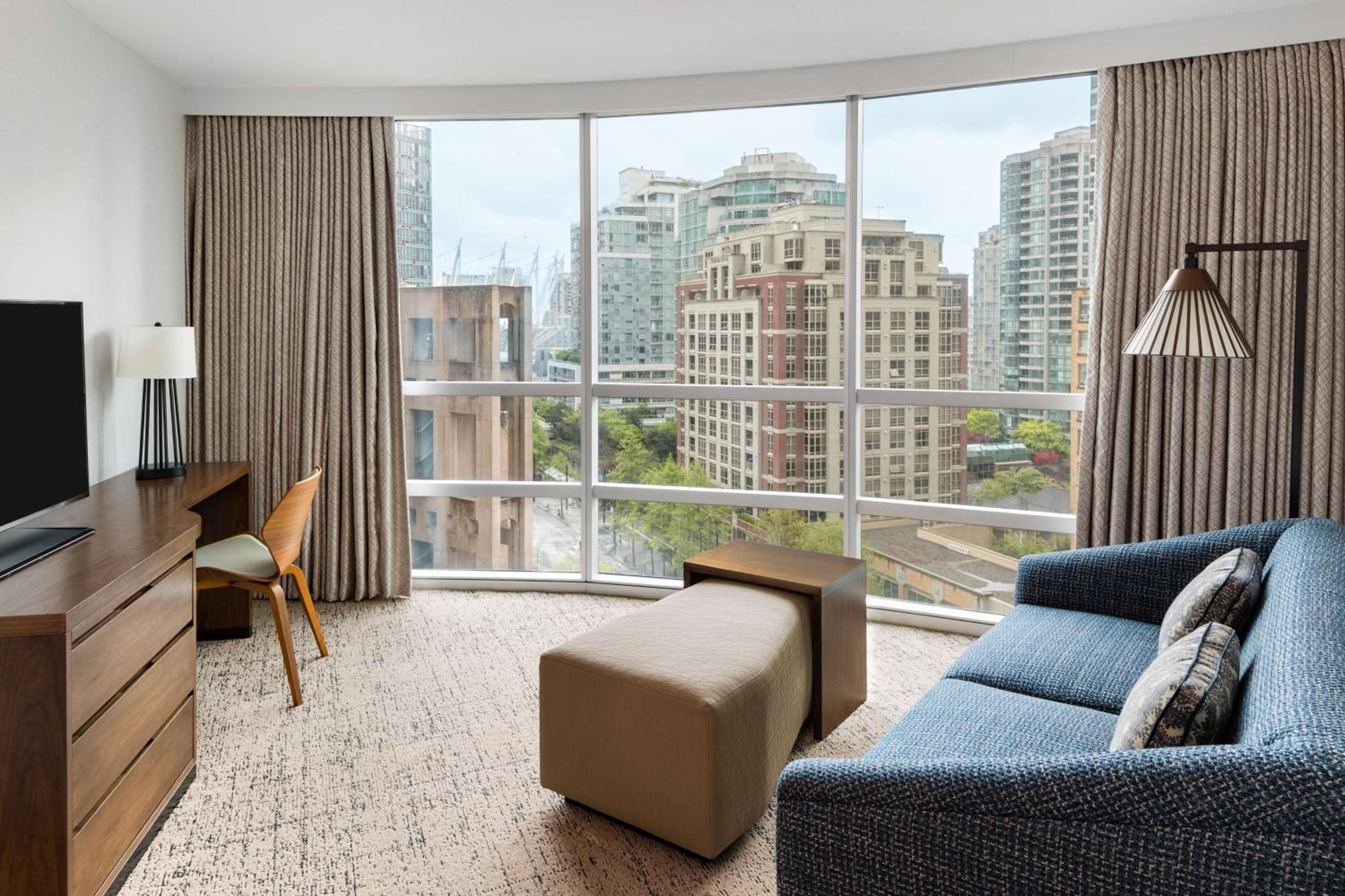 King Suite with Balcony - Photo 2
