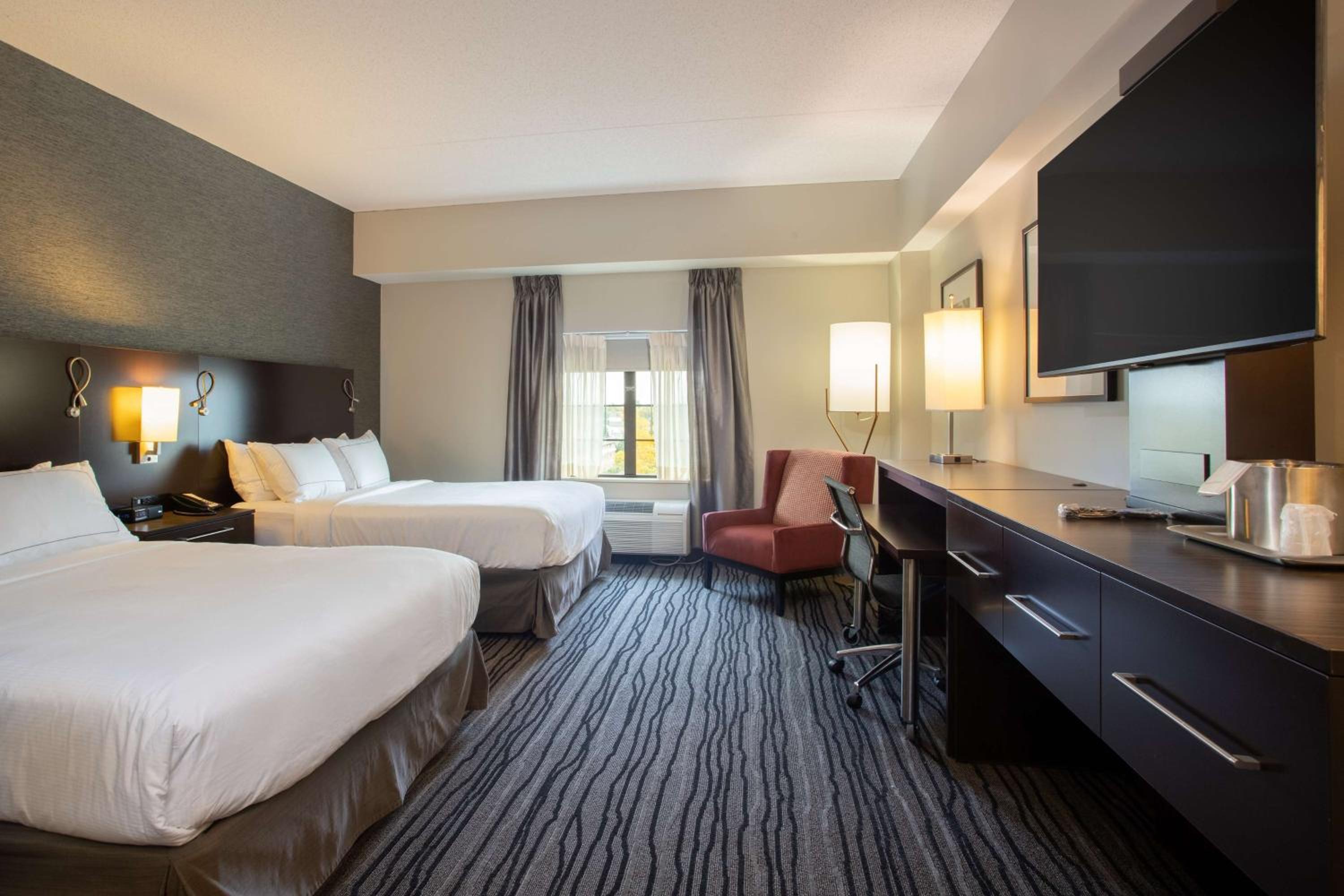 Heritage Queen Room with Two Queen Beds