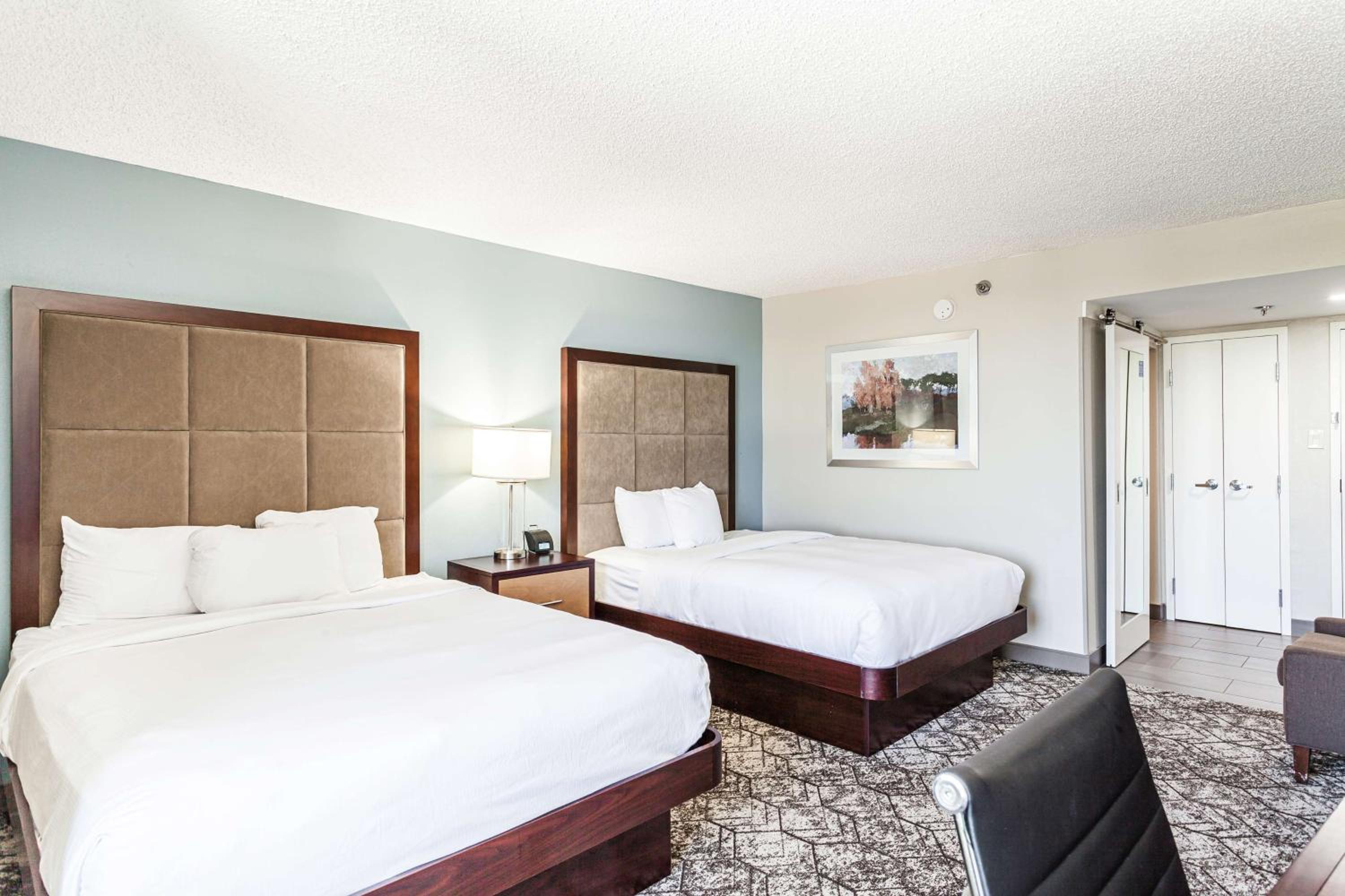 Double Room with Two Double Beds - Non-Smoking - Photo 3