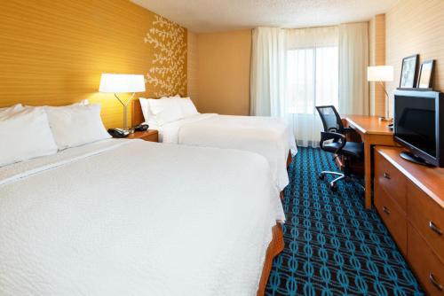 Double Room with Two Double Beds and Mountain View photo 2
