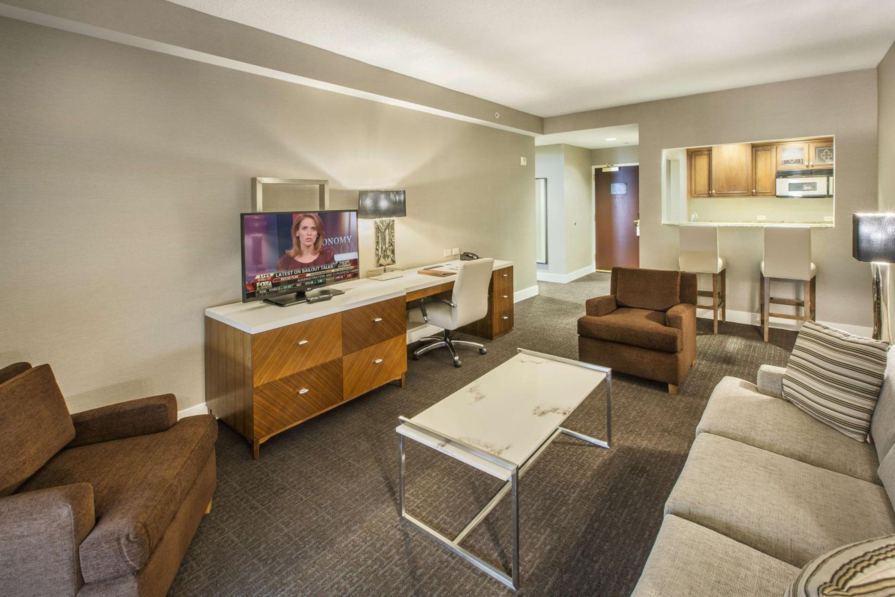 King Suite with Whirlpool - Non-Smoking photo 1