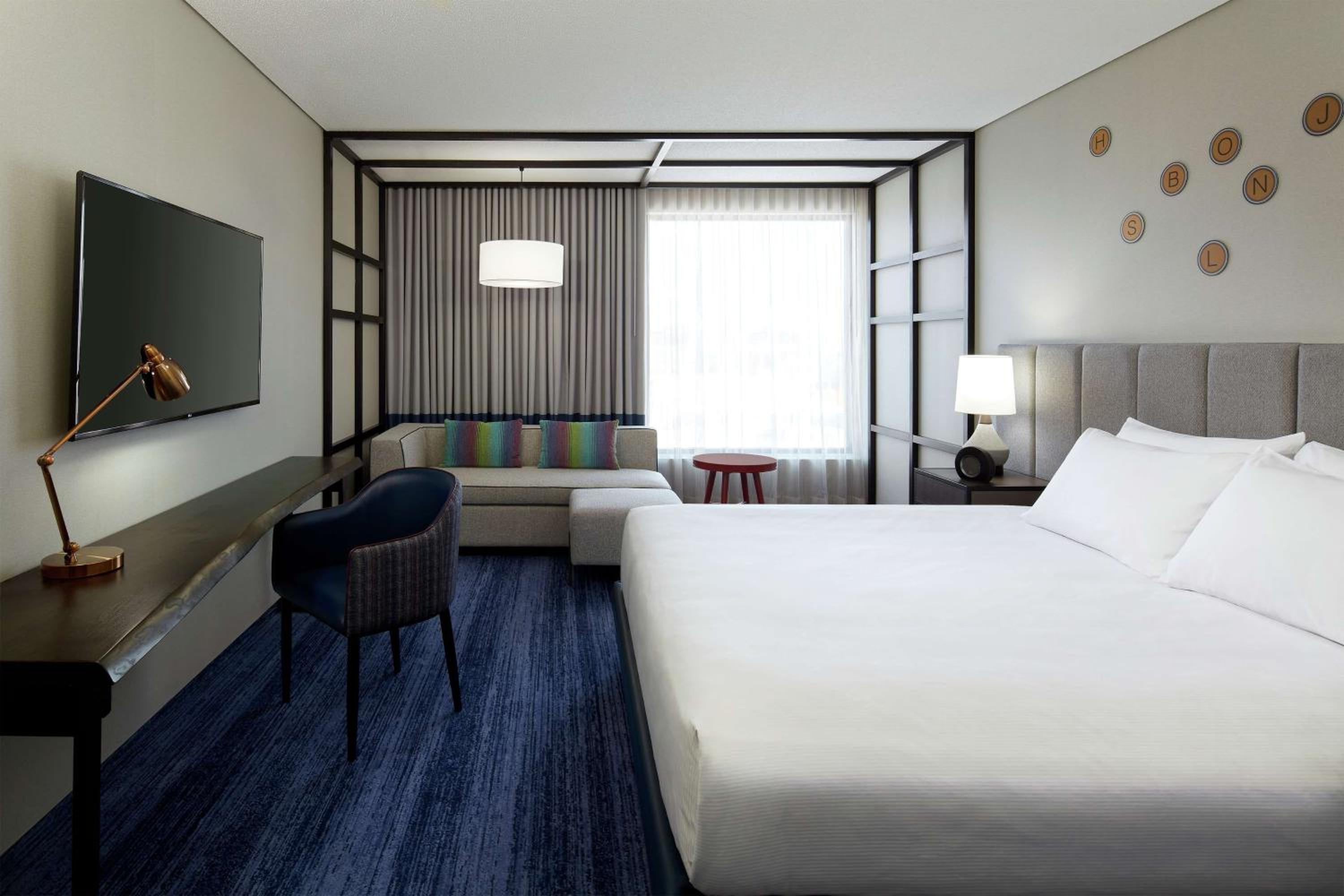 King Room with Sofa Bed - Non-Smoking - Photo 1