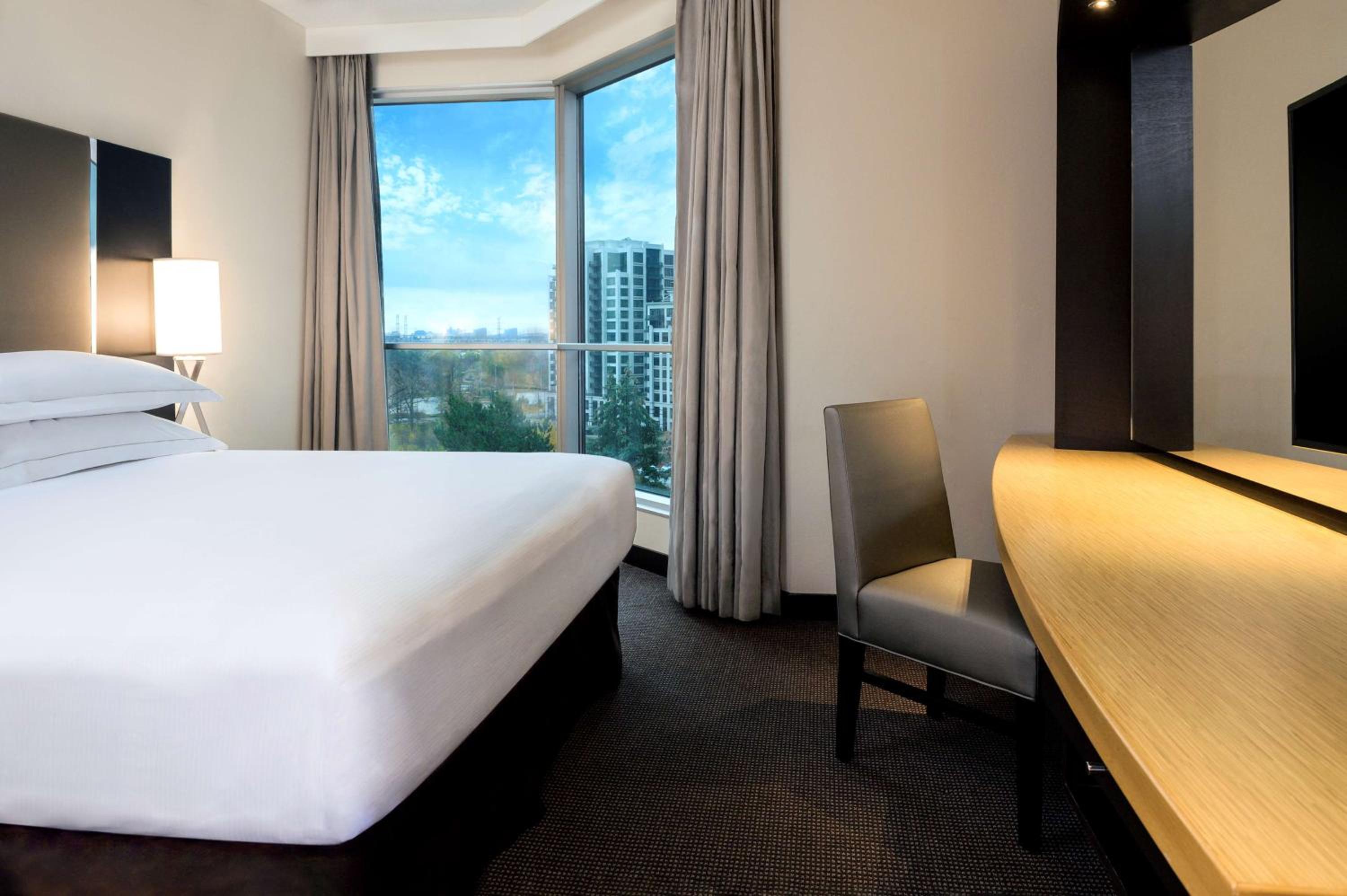 One-Bedroom King Suite