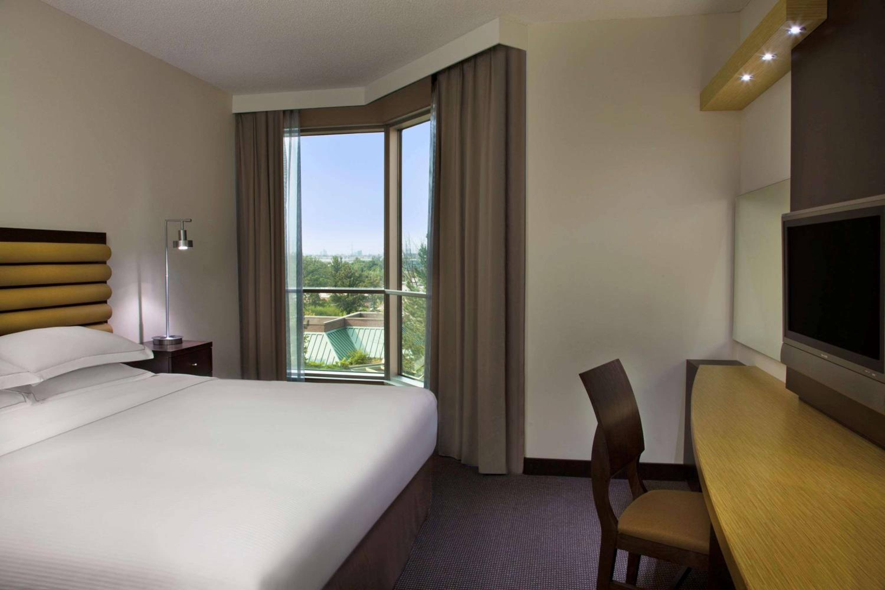 One-Bedroom King Suite - Executive Floor