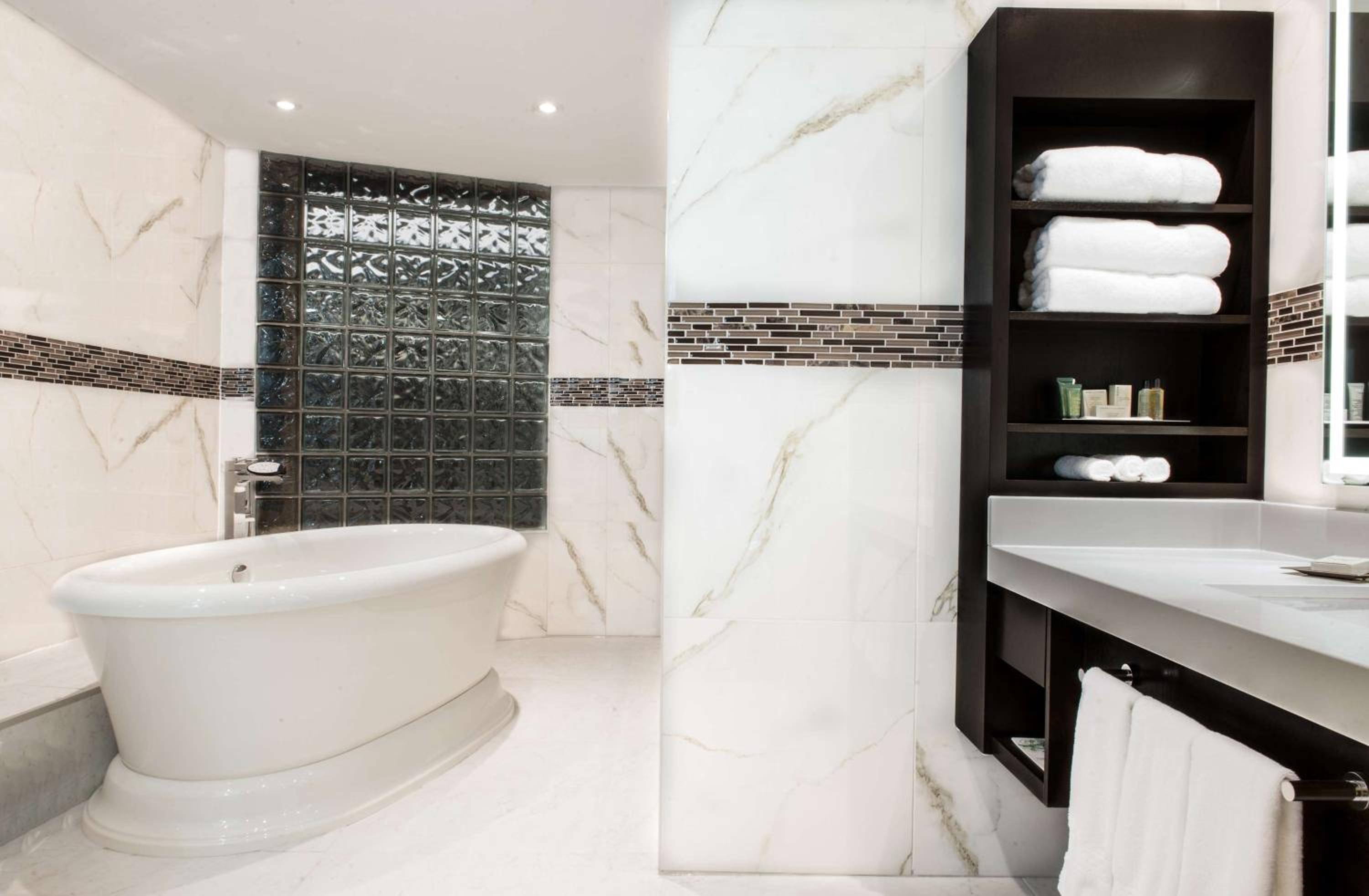 One-Bedroom Presidential King Suite