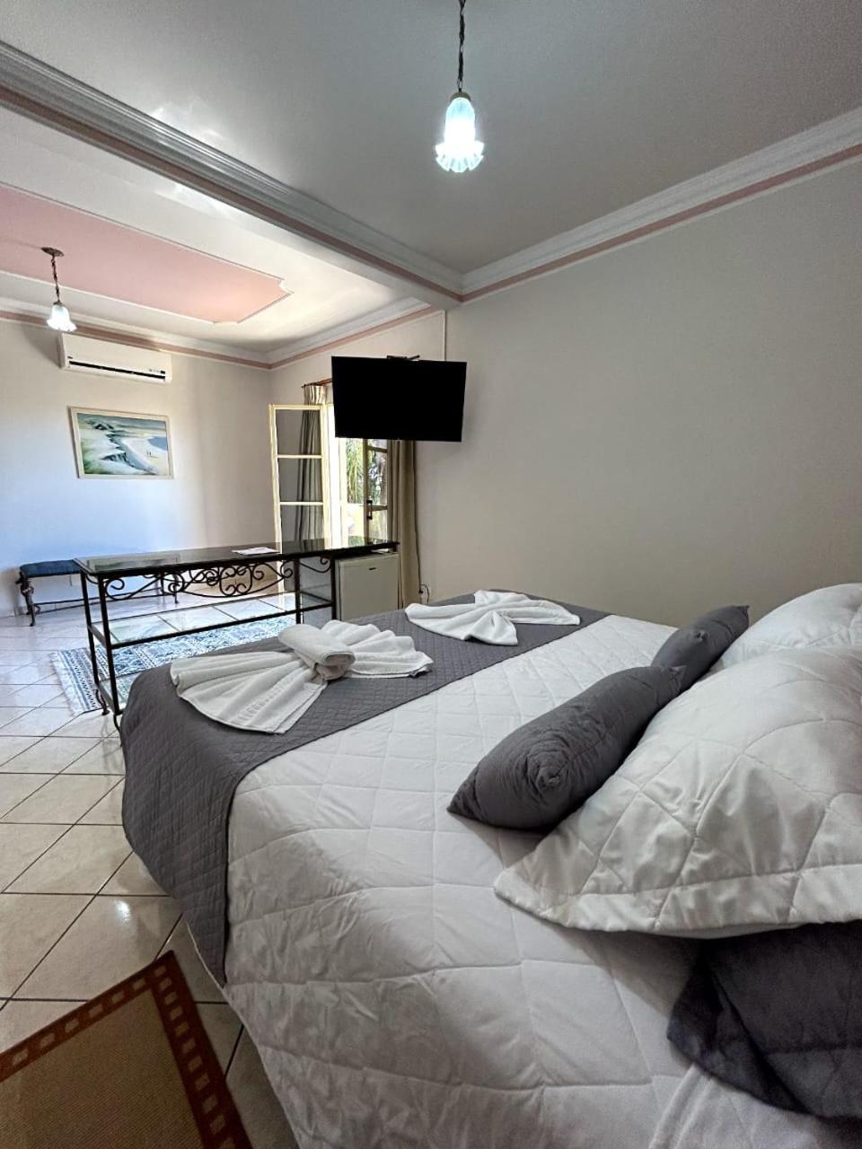 Suite with Spa Bath photo 2
