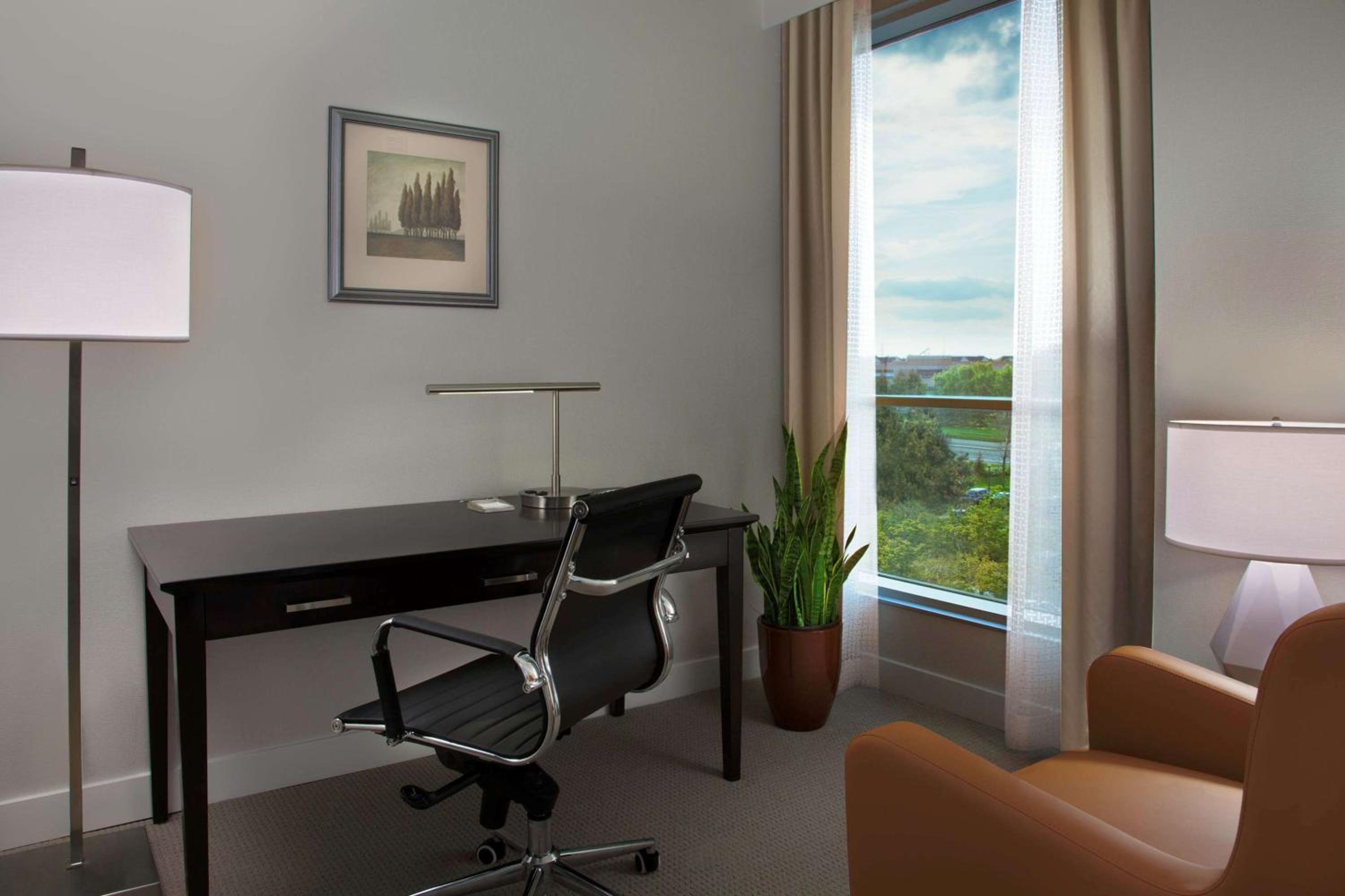 One Bedroom Deluxe King Suite with Kitchen
