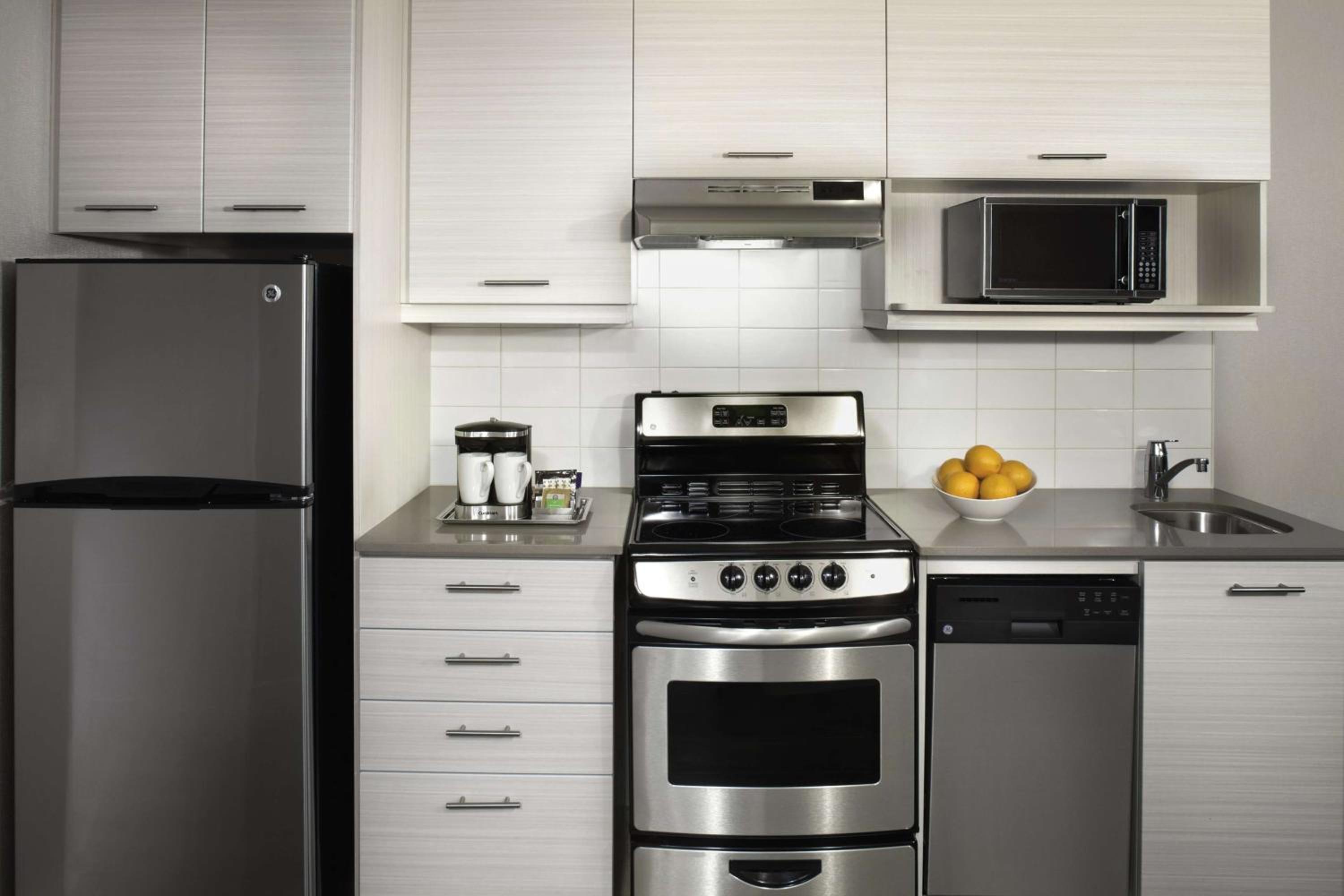 One-Bedroom King Suite with Kitchen