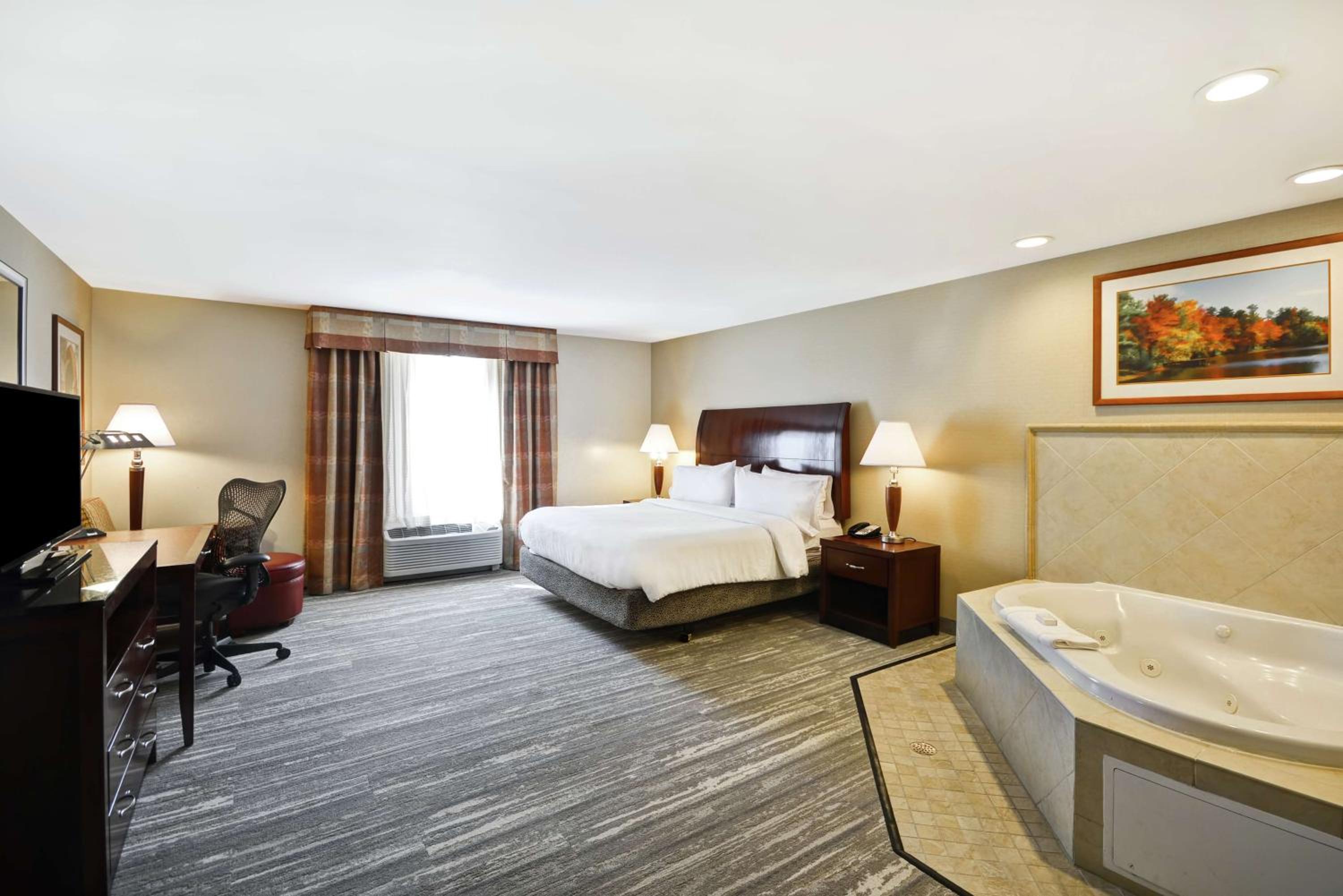 King Room With Whirlpool