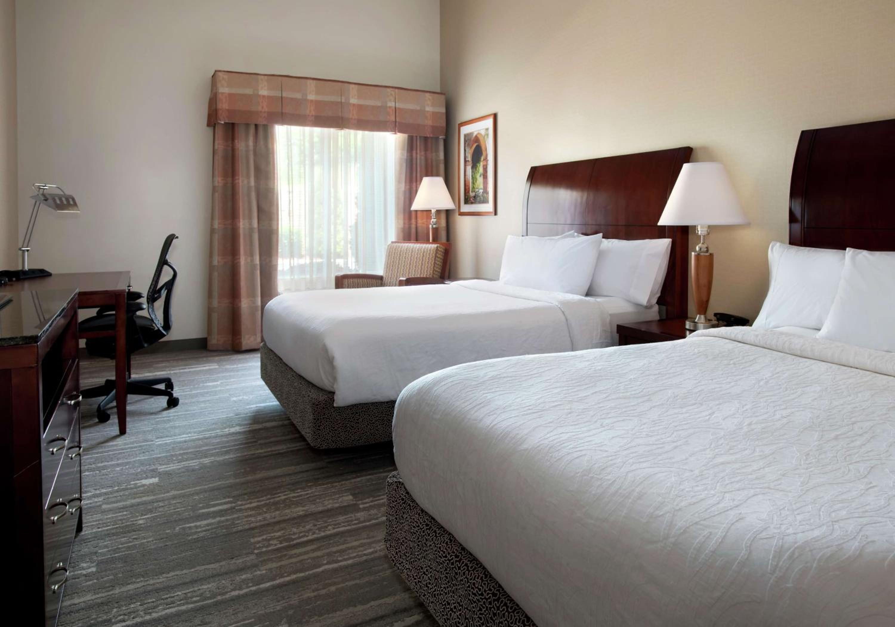 Queen Room with Two Queen Beds photo 1