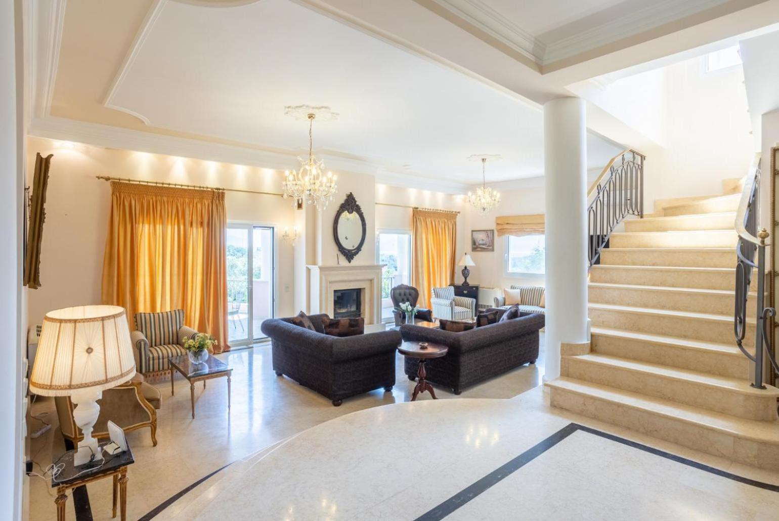 Villa photo 1