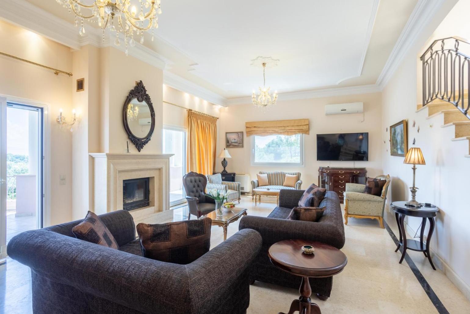 Villa photo 2