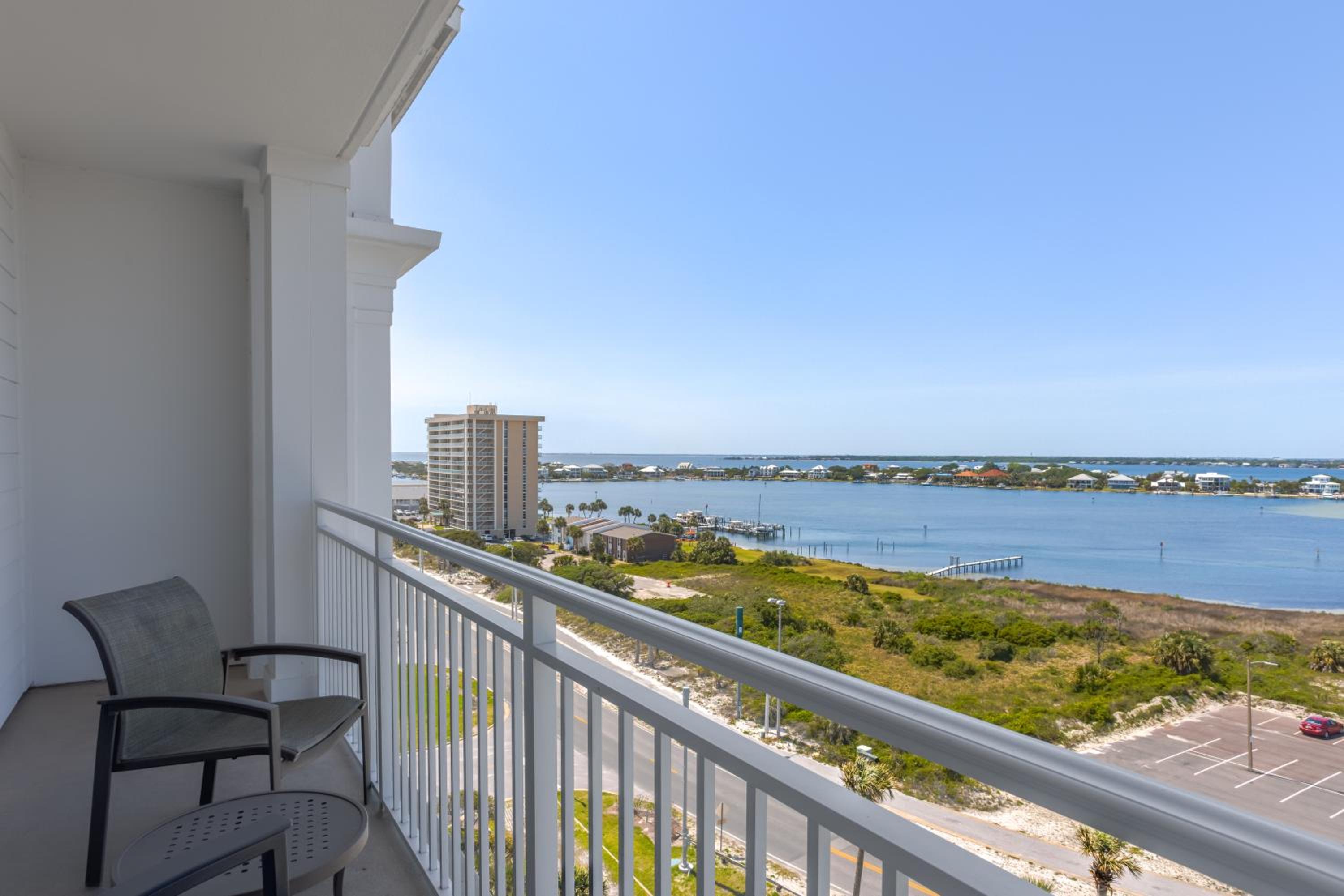 King Bay View with Balcony - Photo 5