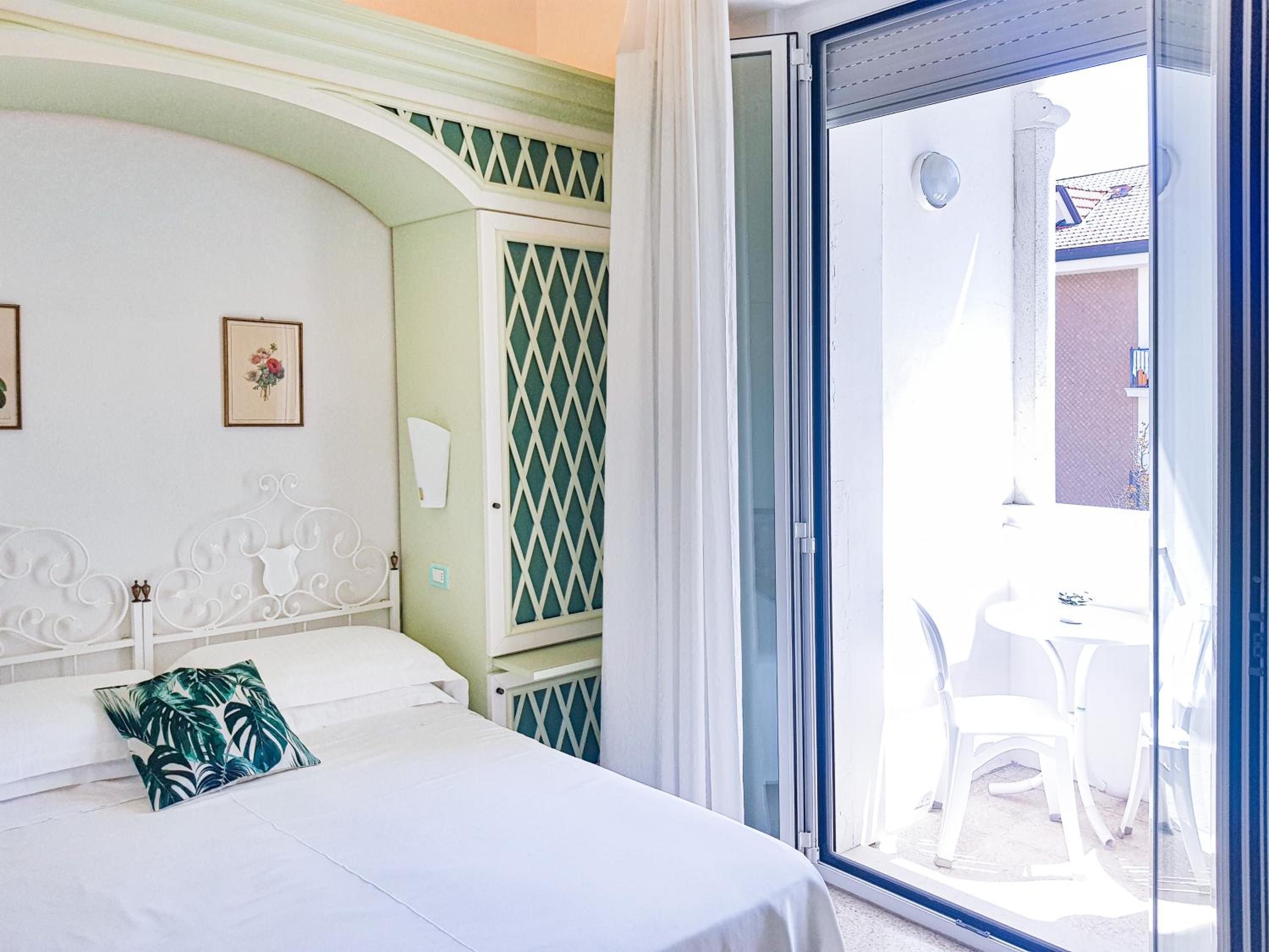 Small Double Room photo 1