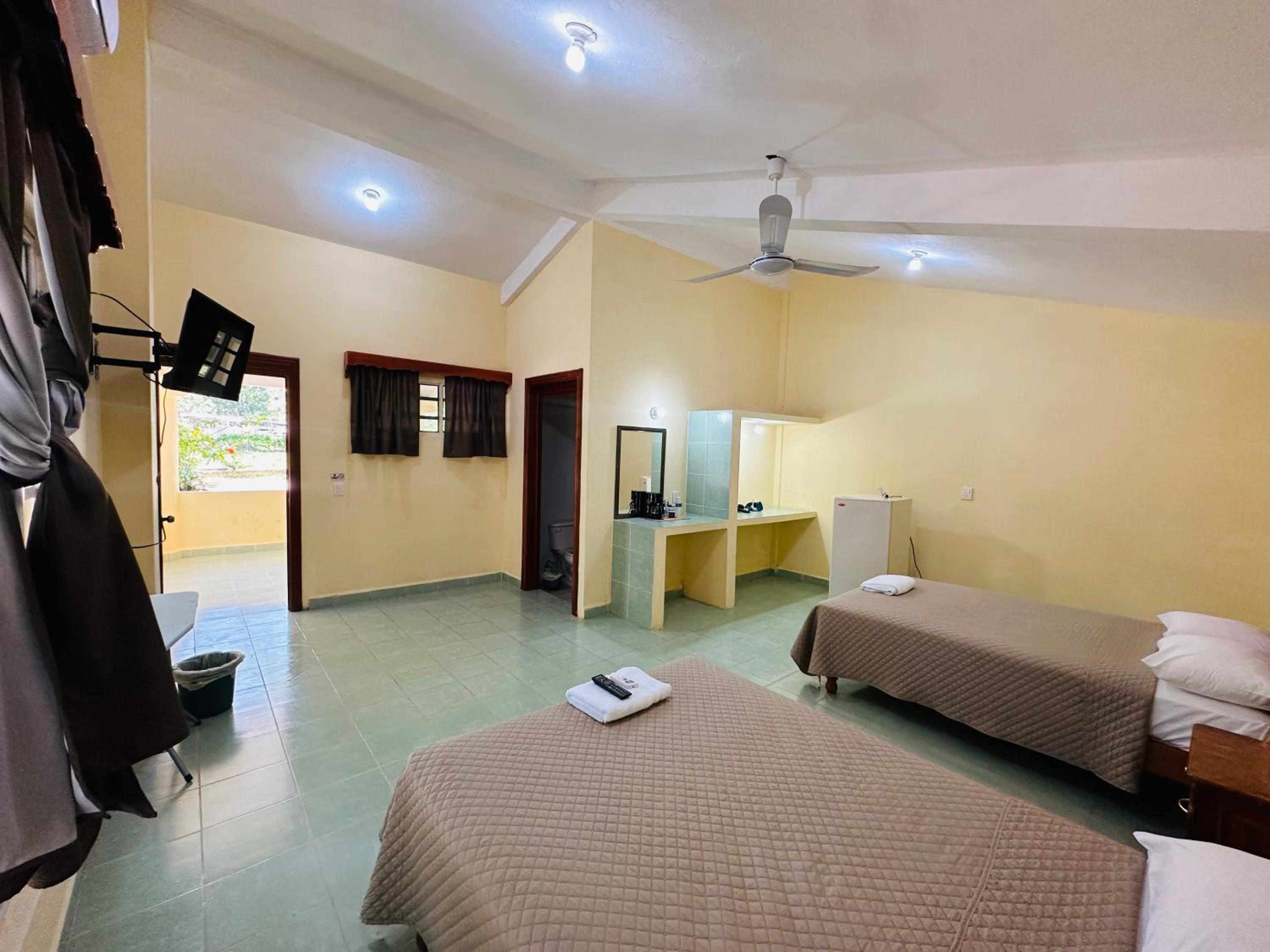 Double Room with Two Double Beds photo 3