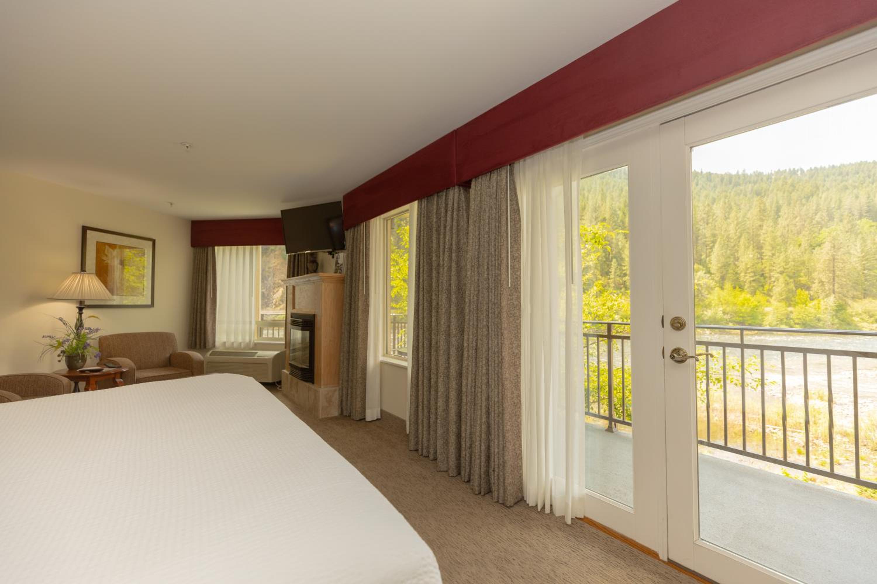 King Suite with Spa Bath photo 2