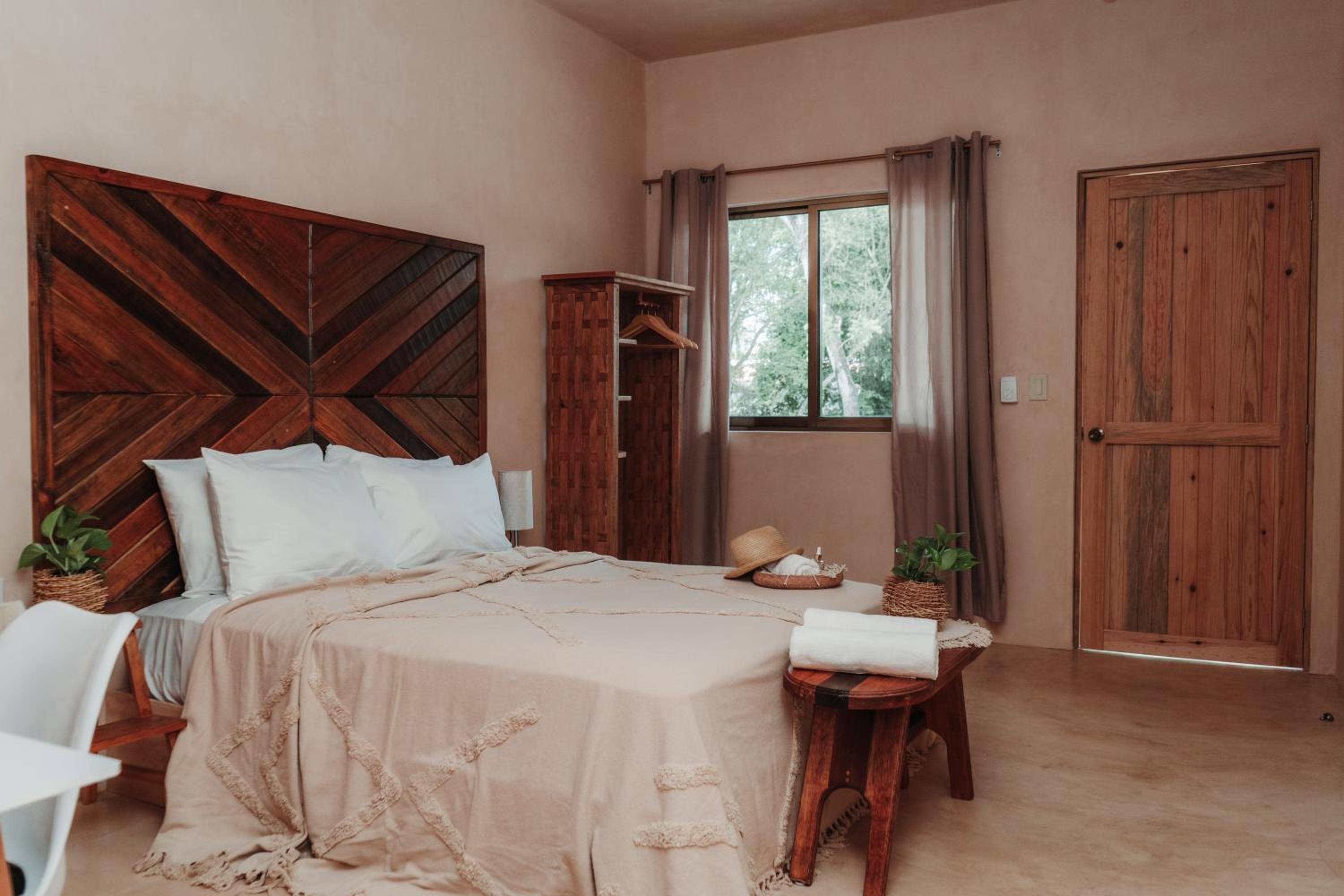 Superior King Suite photo 3