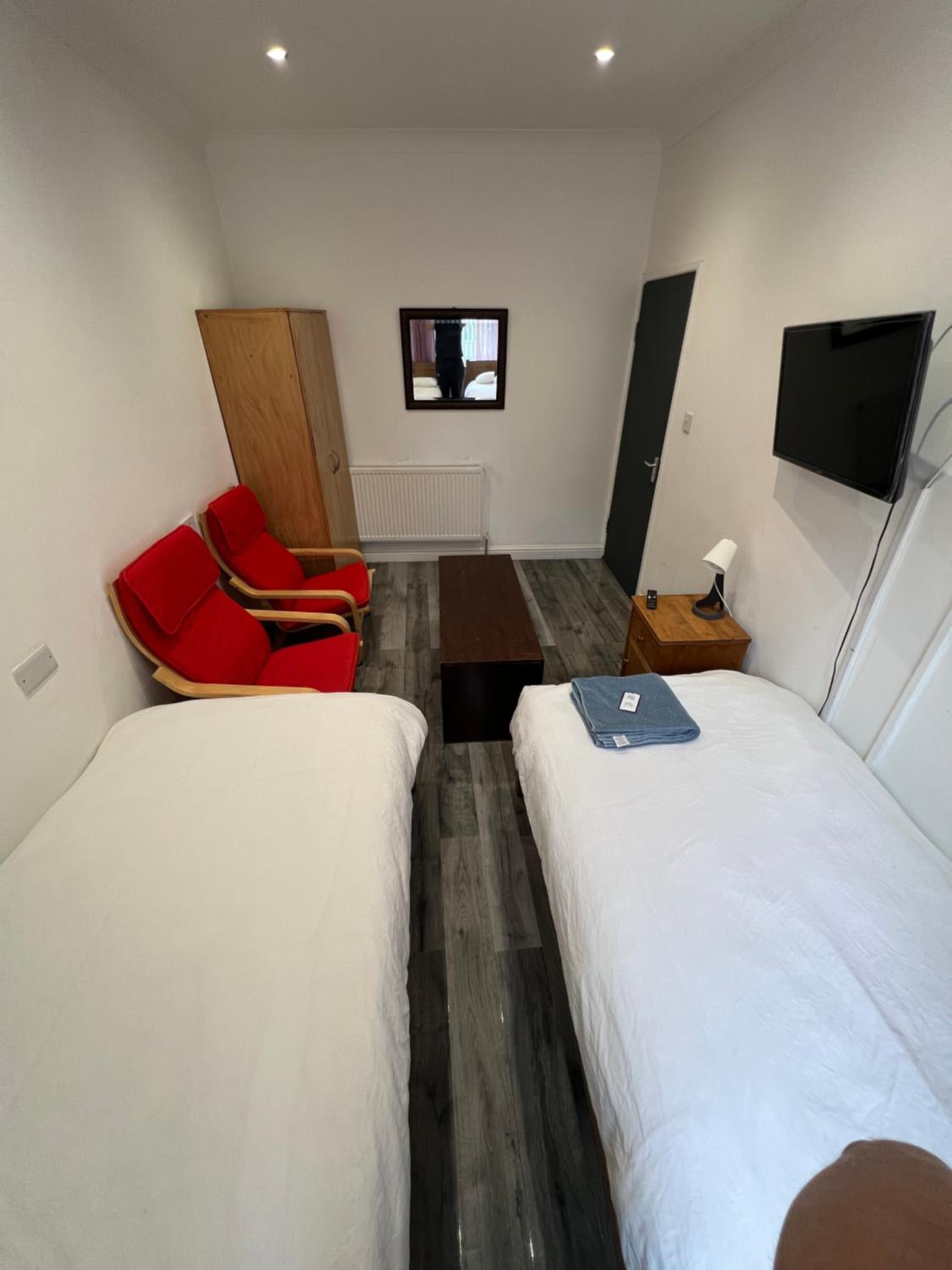 Budget Twin Room photo 2