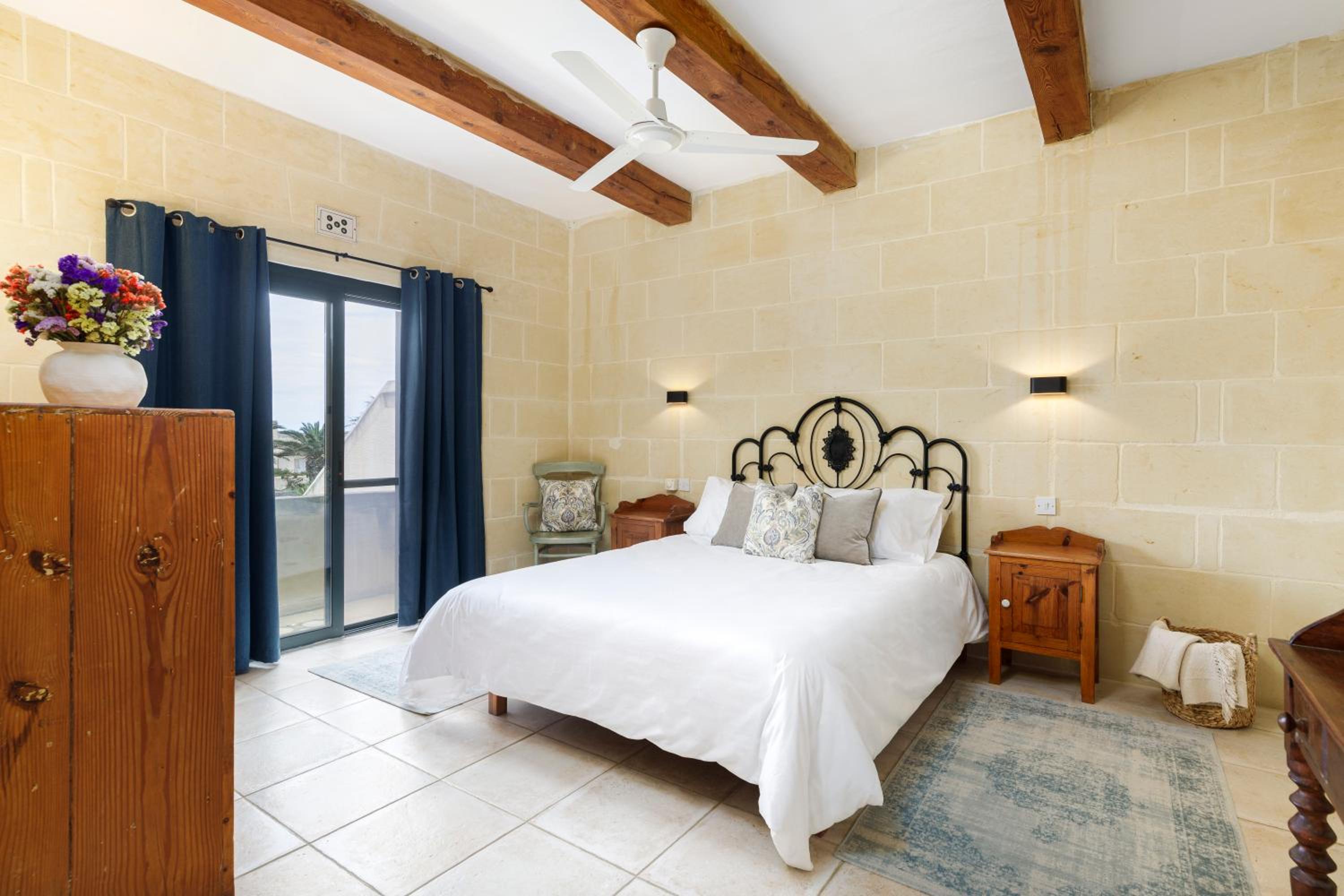 Villa photo 1
