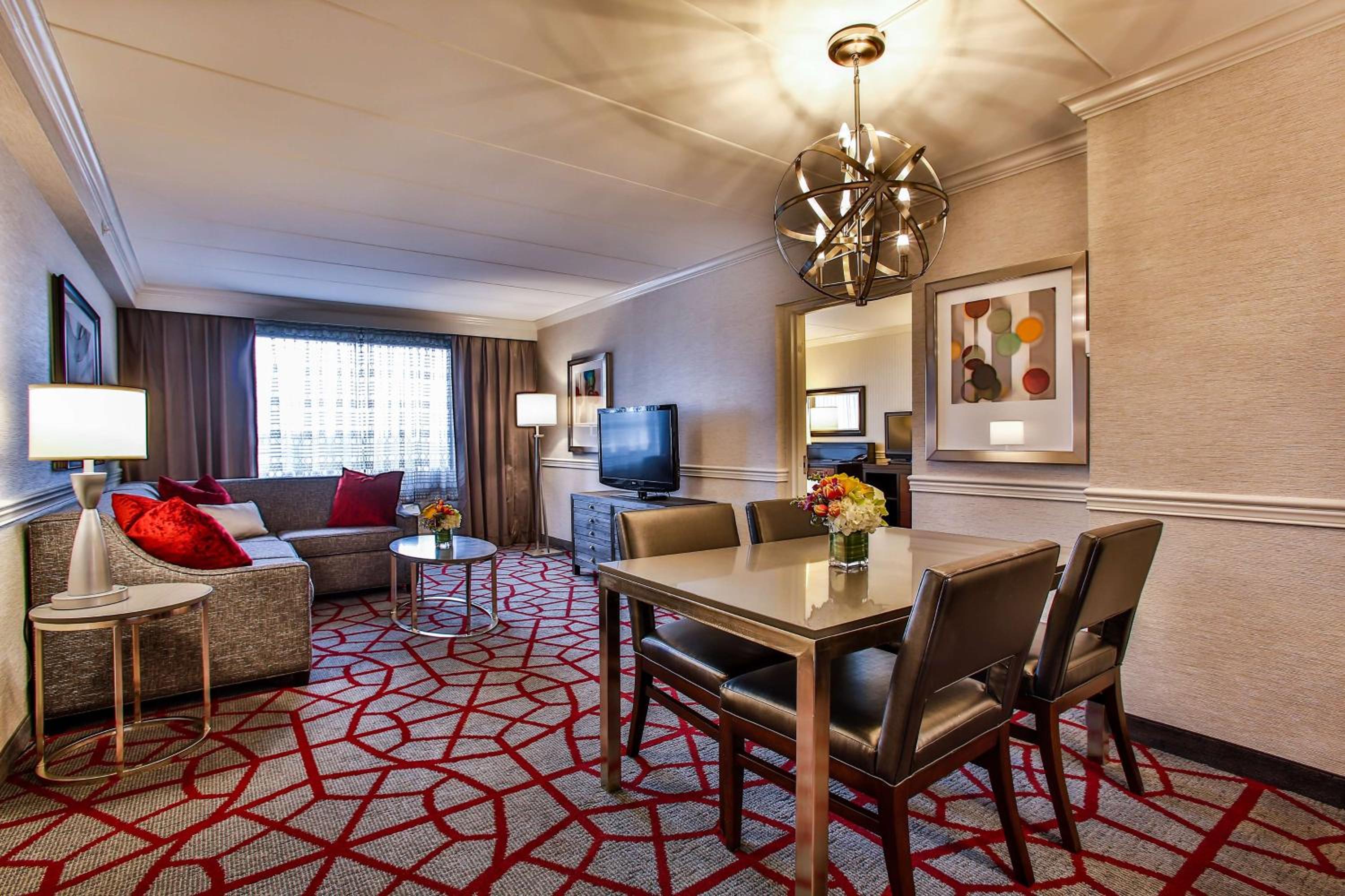 One-Bedroom King Suite with Sofa Bed - Photo 2