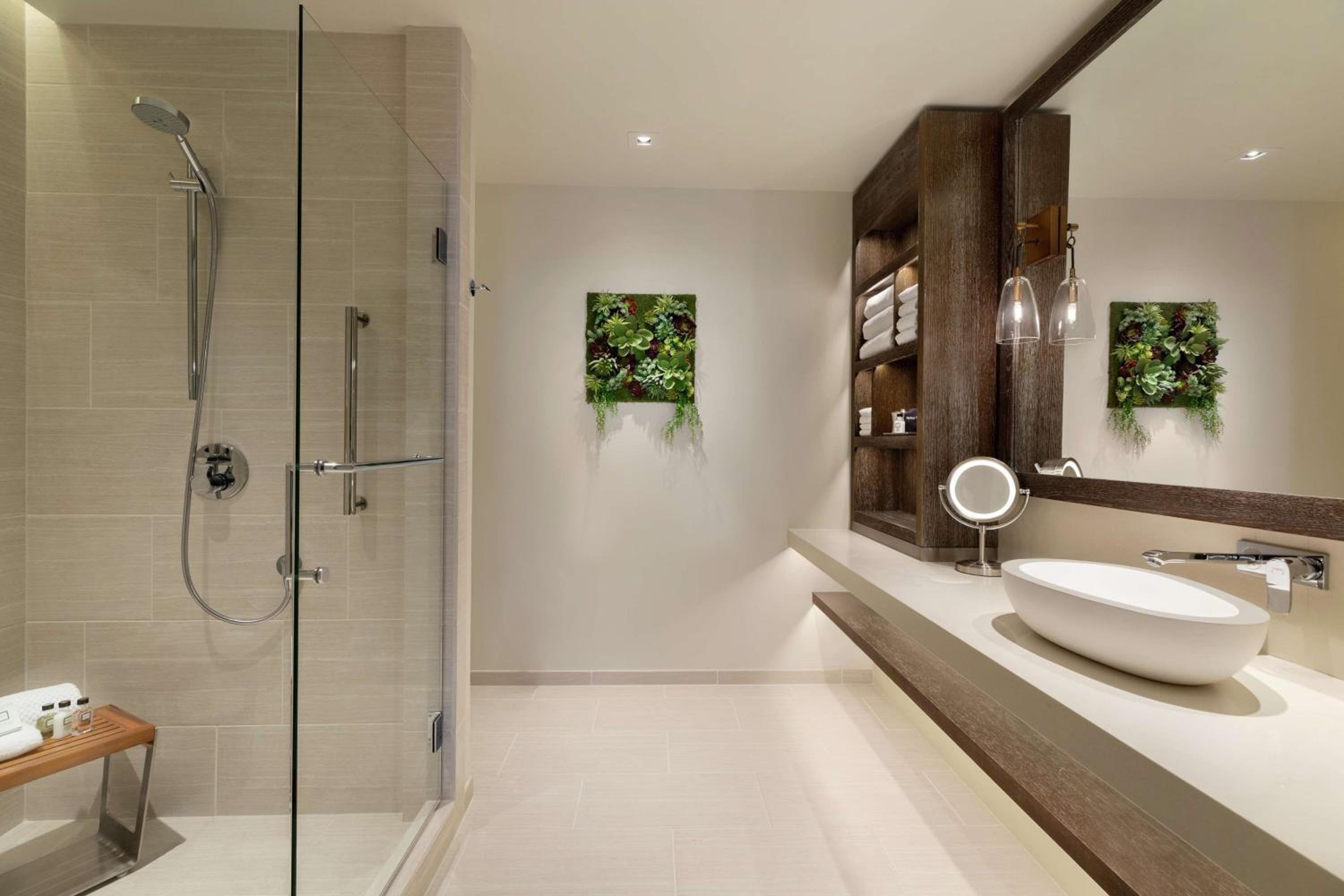 King Room - Hearing Access - Photo 4