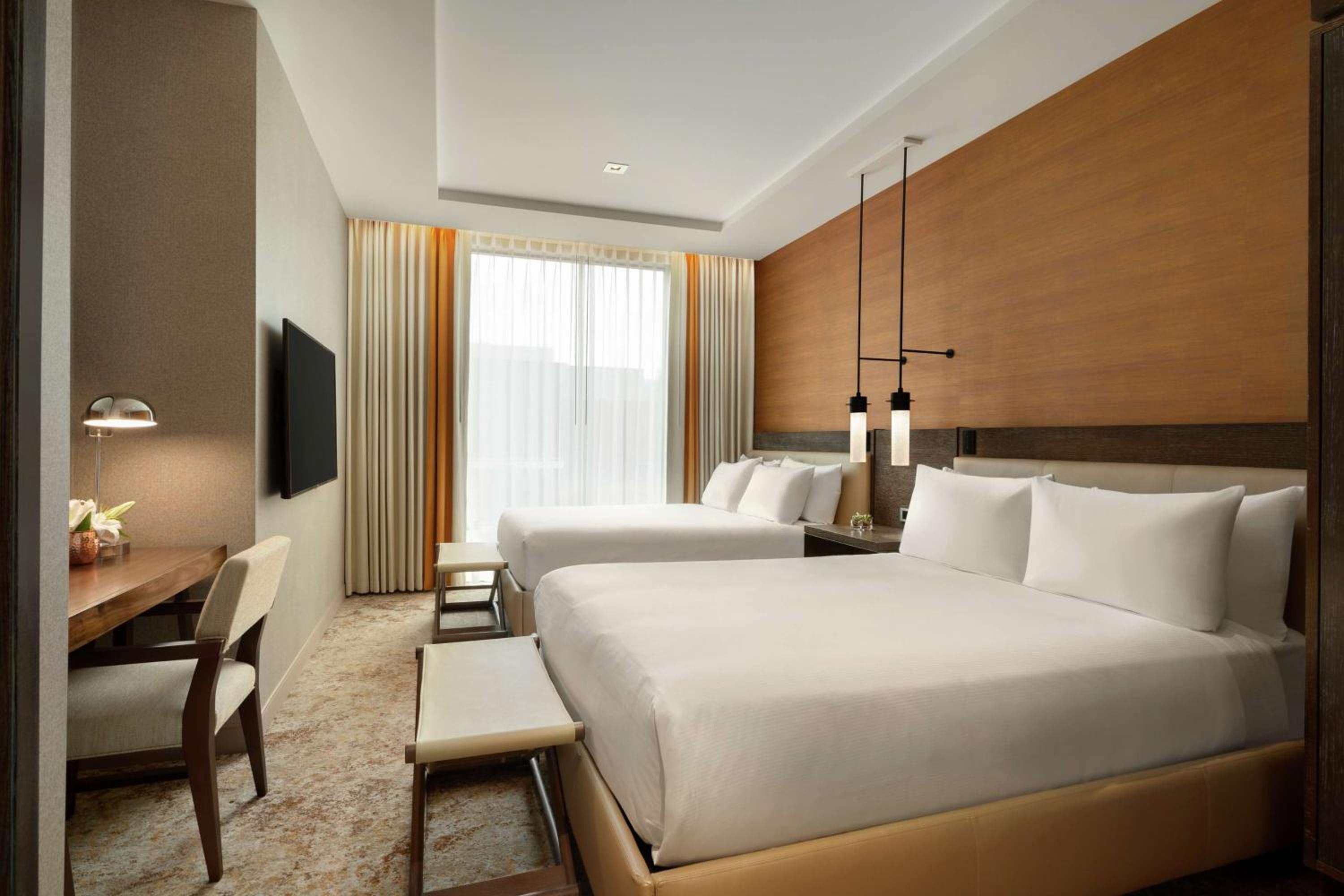 One-Bedroom Queen Suite with Two Queen Beds - Hearing Access - Photo 3