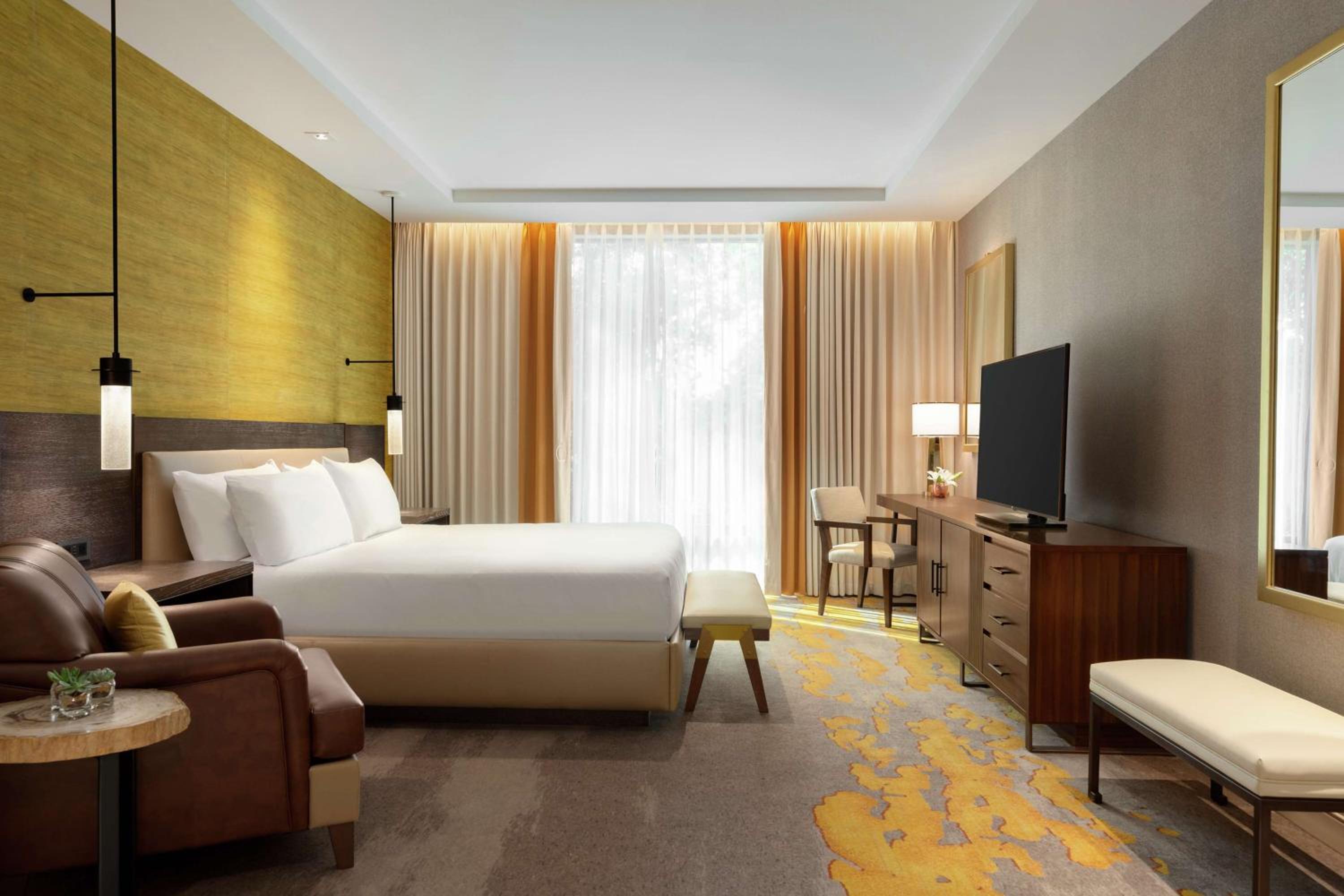 King Room - Hearing Access - Photo 1