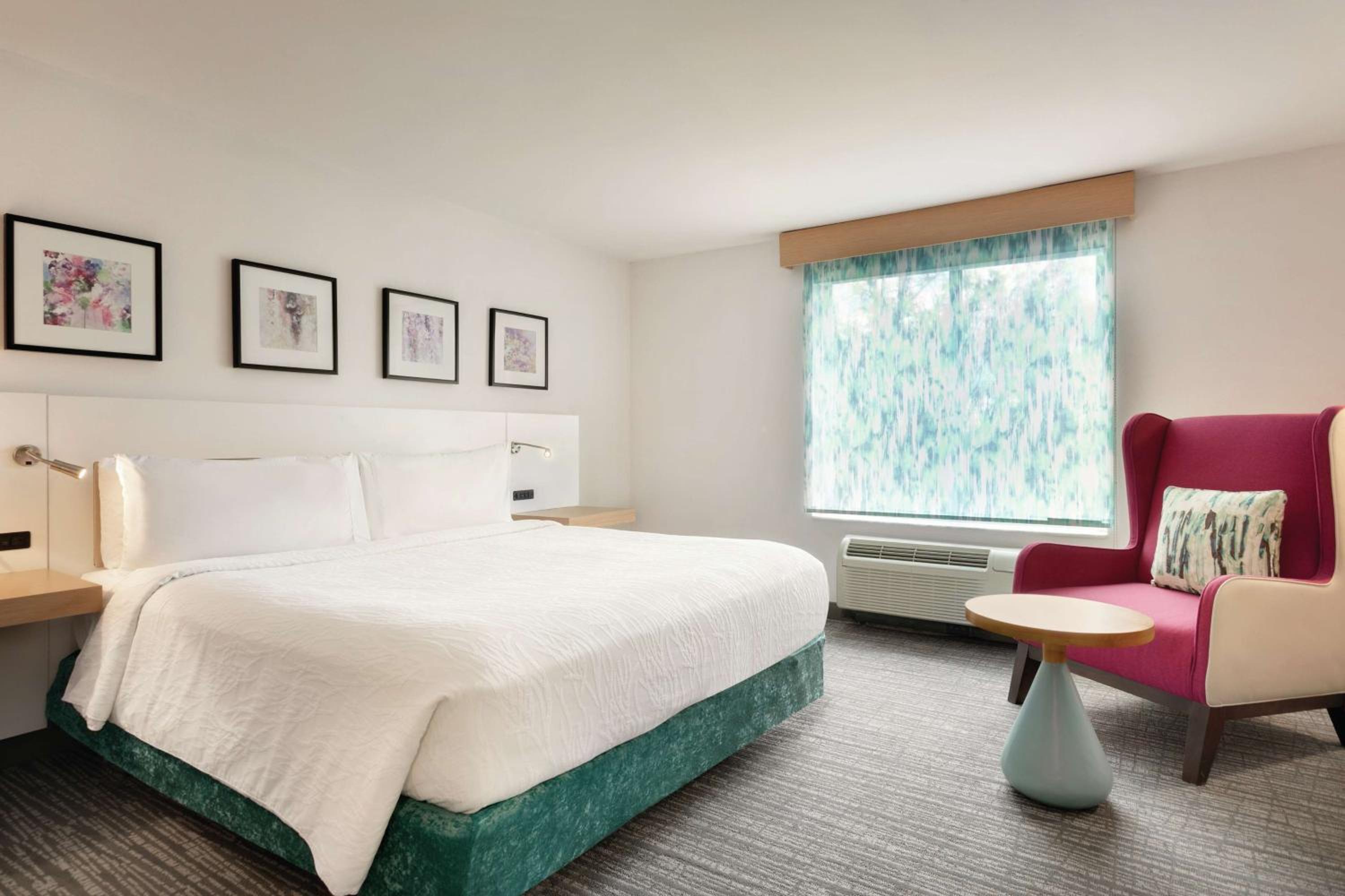 Deluxe King Room - Photo 3