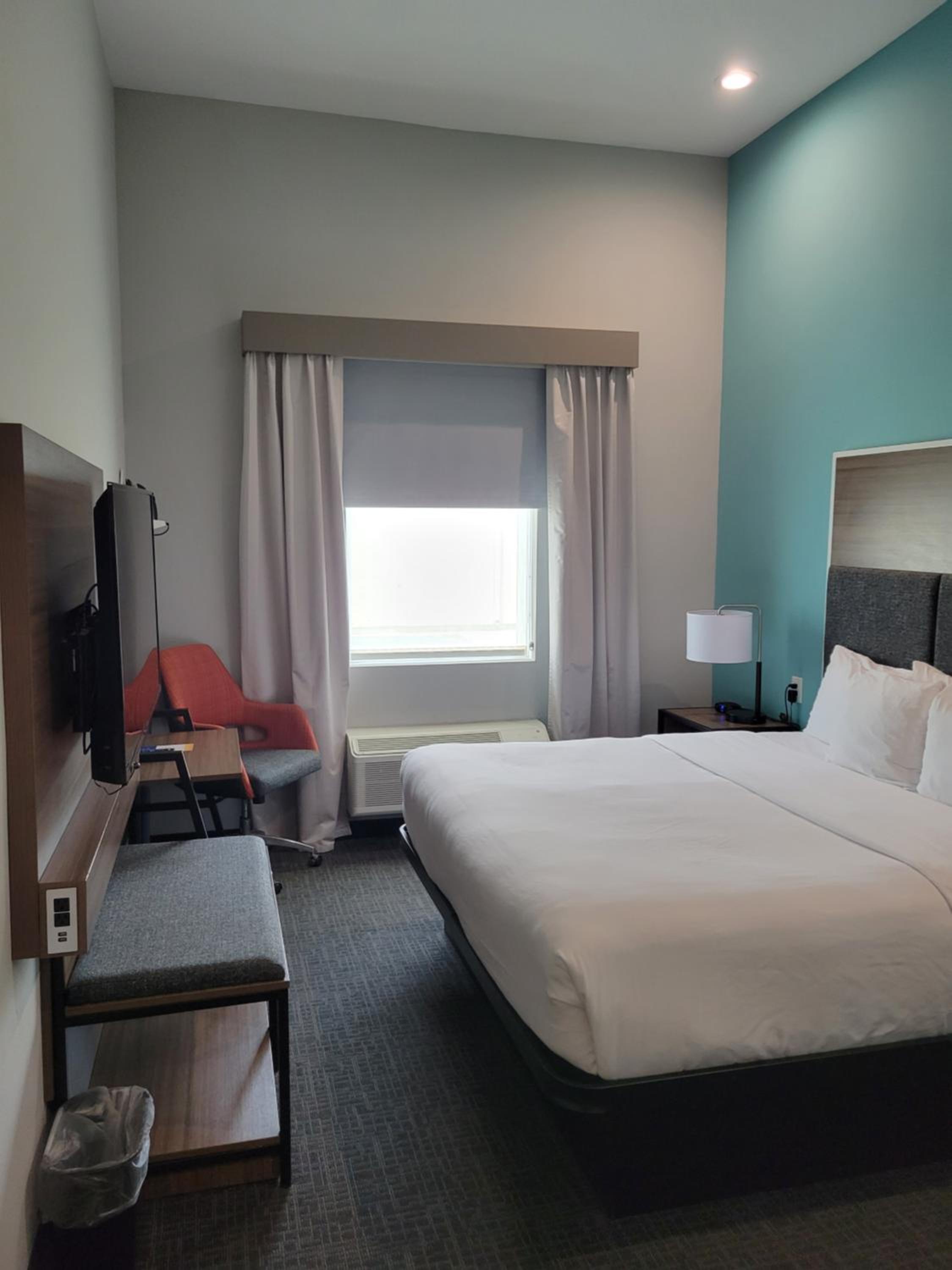 Standard King Room - Non Smoking - Photo 9