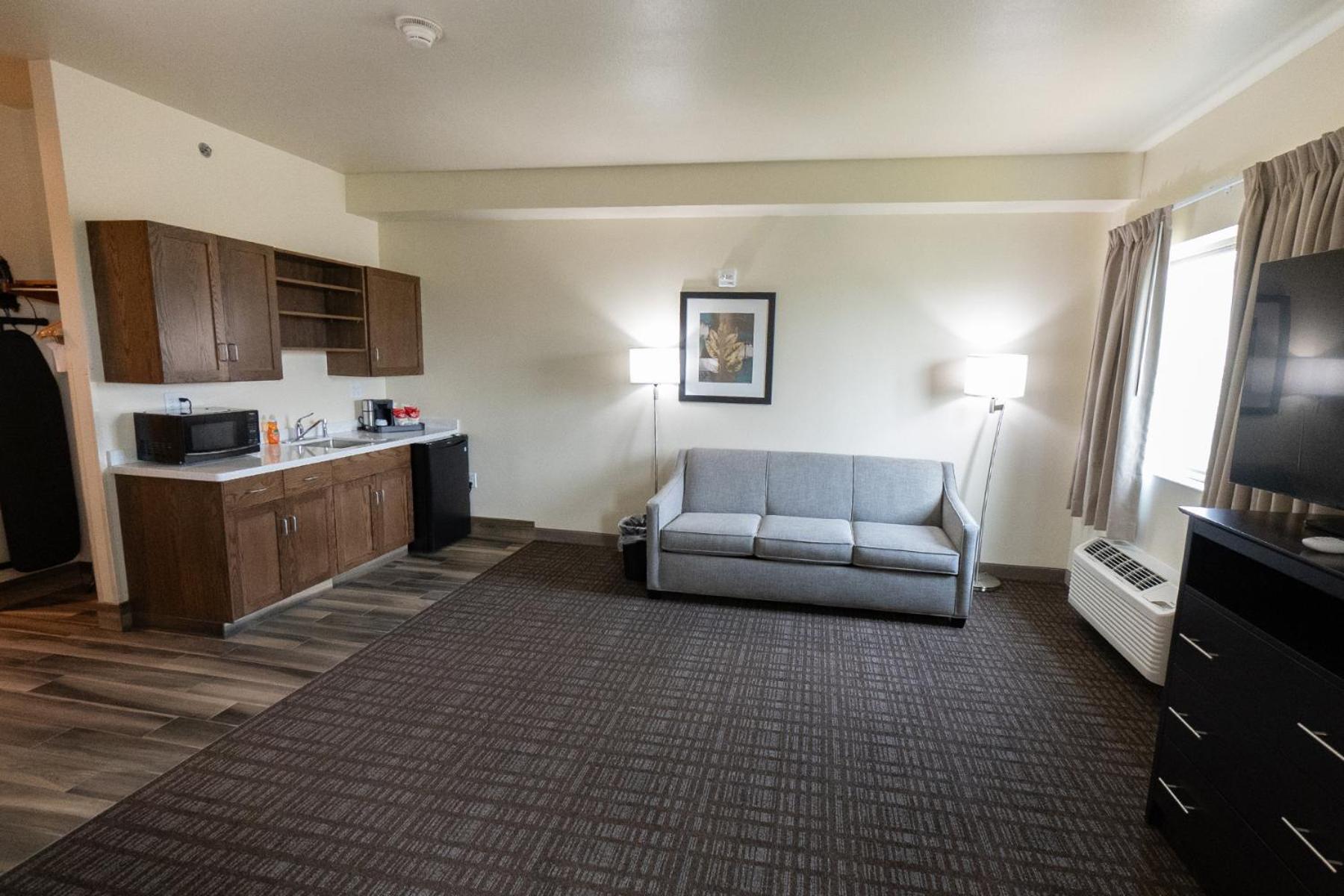 Deluxe King Room photo 2