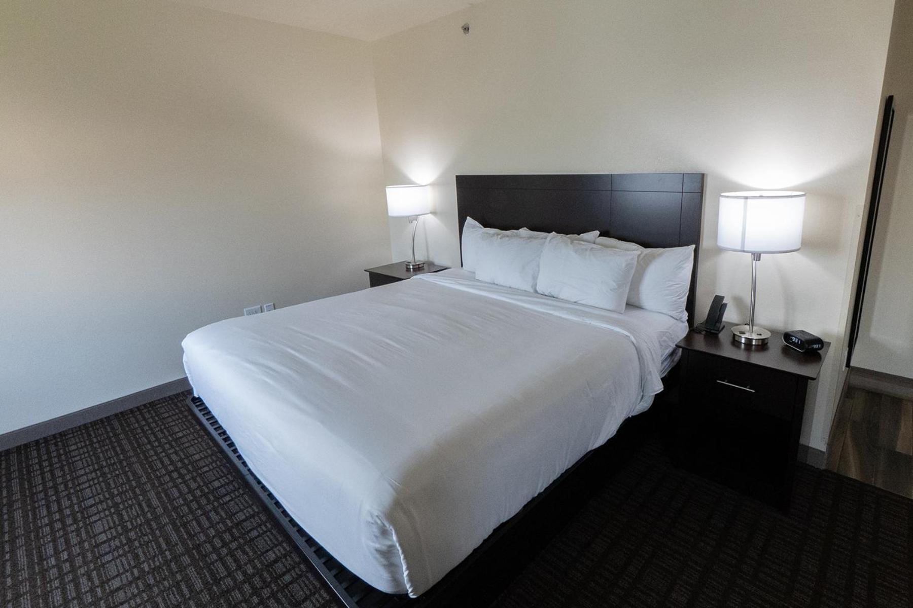 Deluxe King Room photo 3