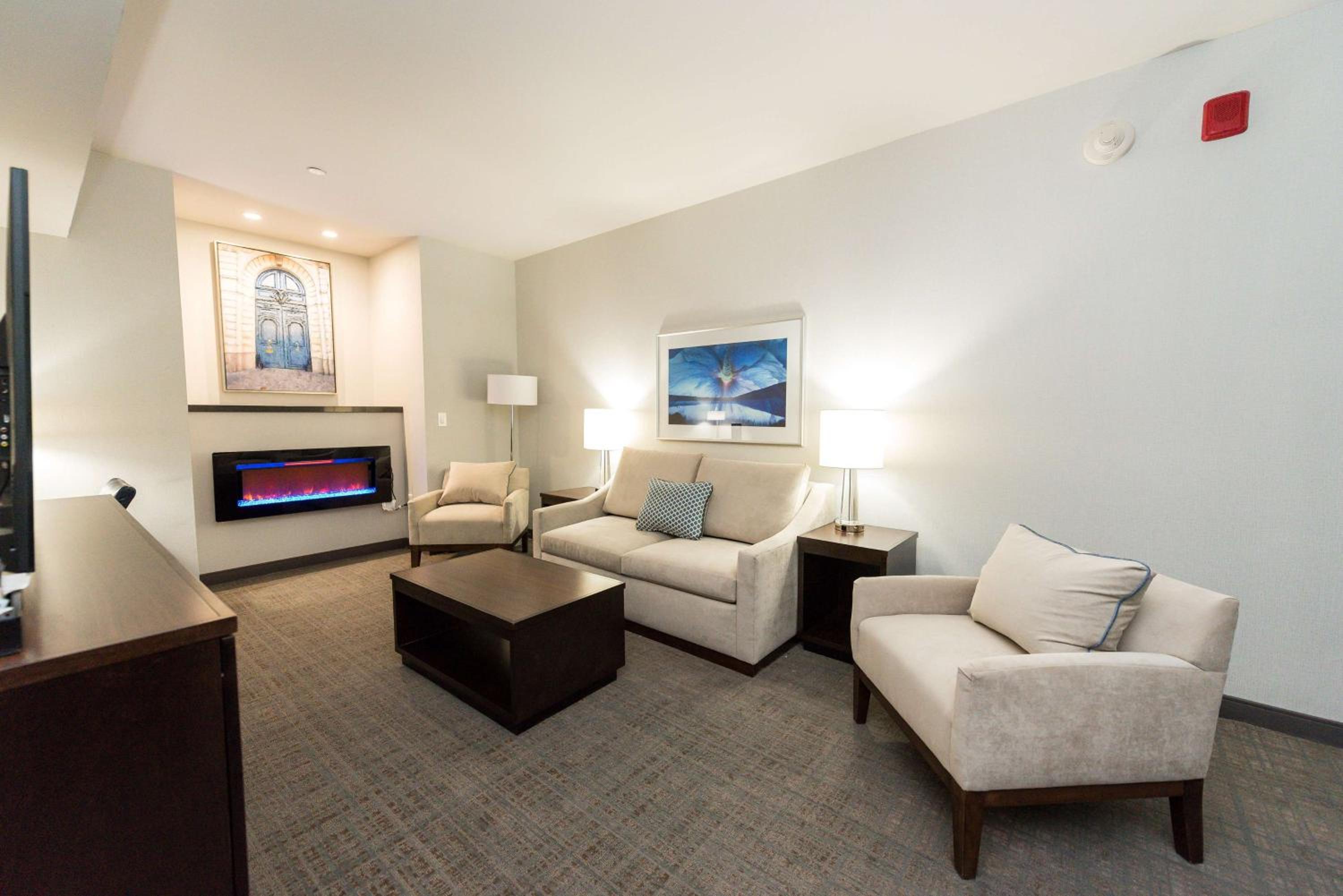 One-Room King Suite - Photo 2