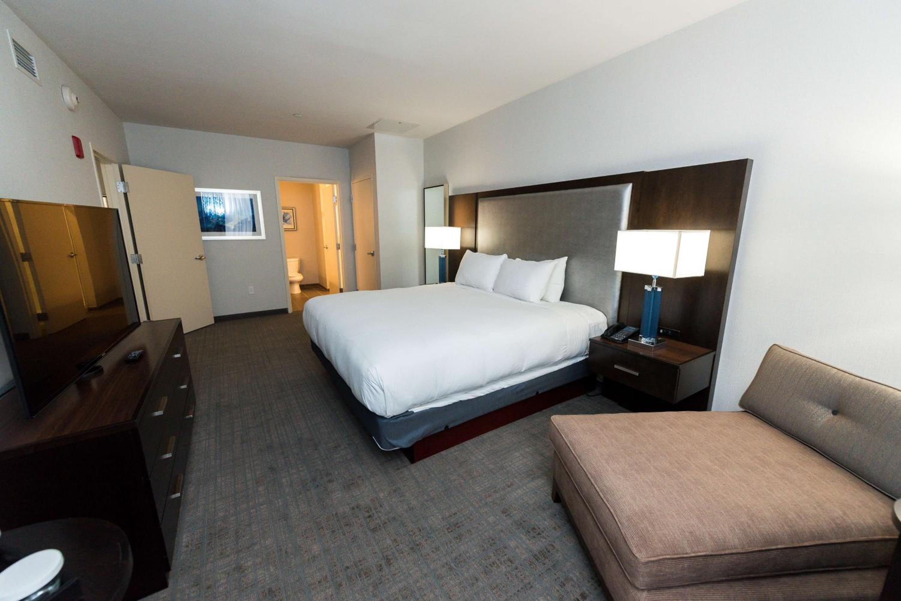 One-Room King Suite - Photo 3