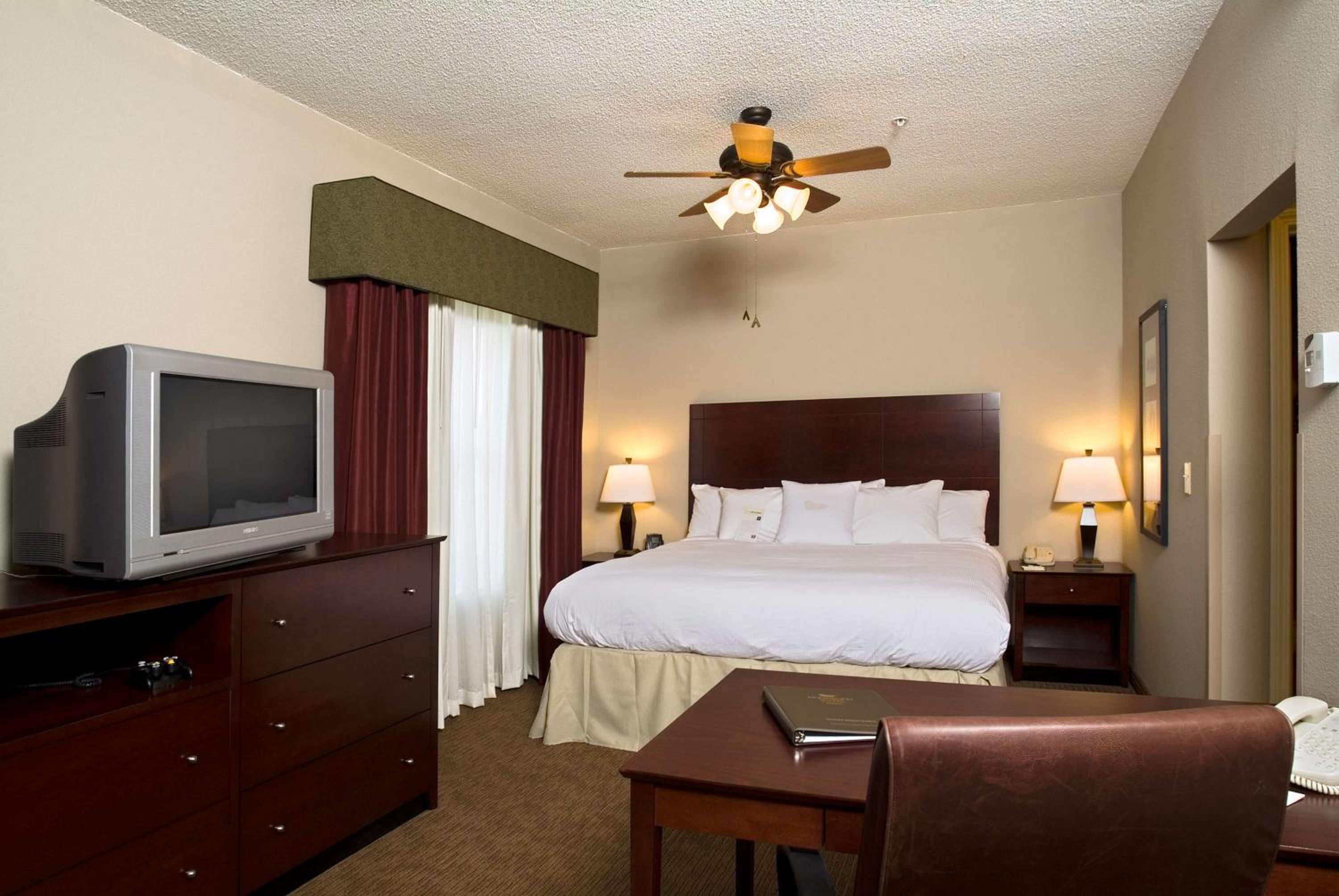 King Studio Suite - Non-Smoking - Photo 4