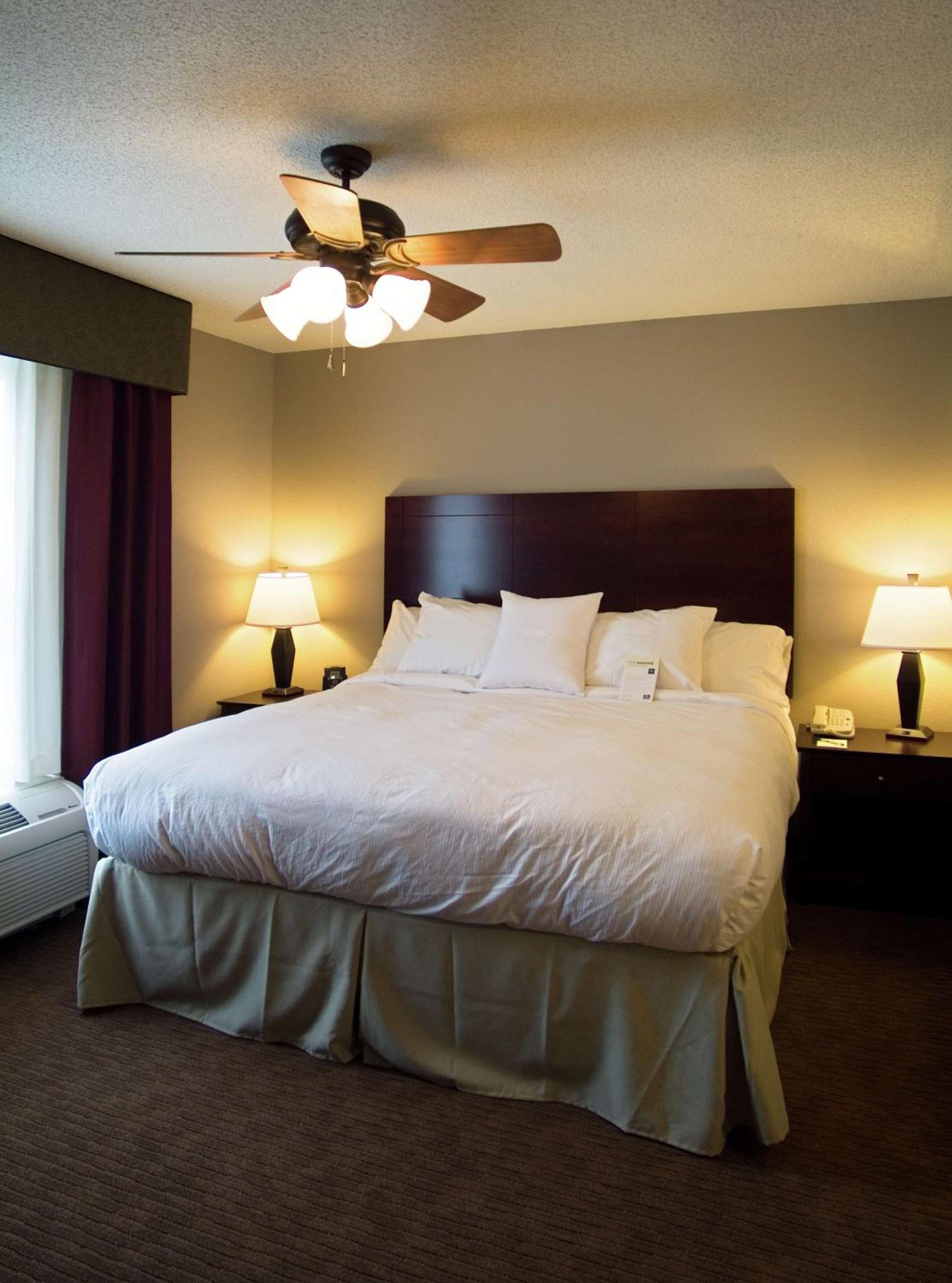 King Room with Two King Beds Suite - Photo 2