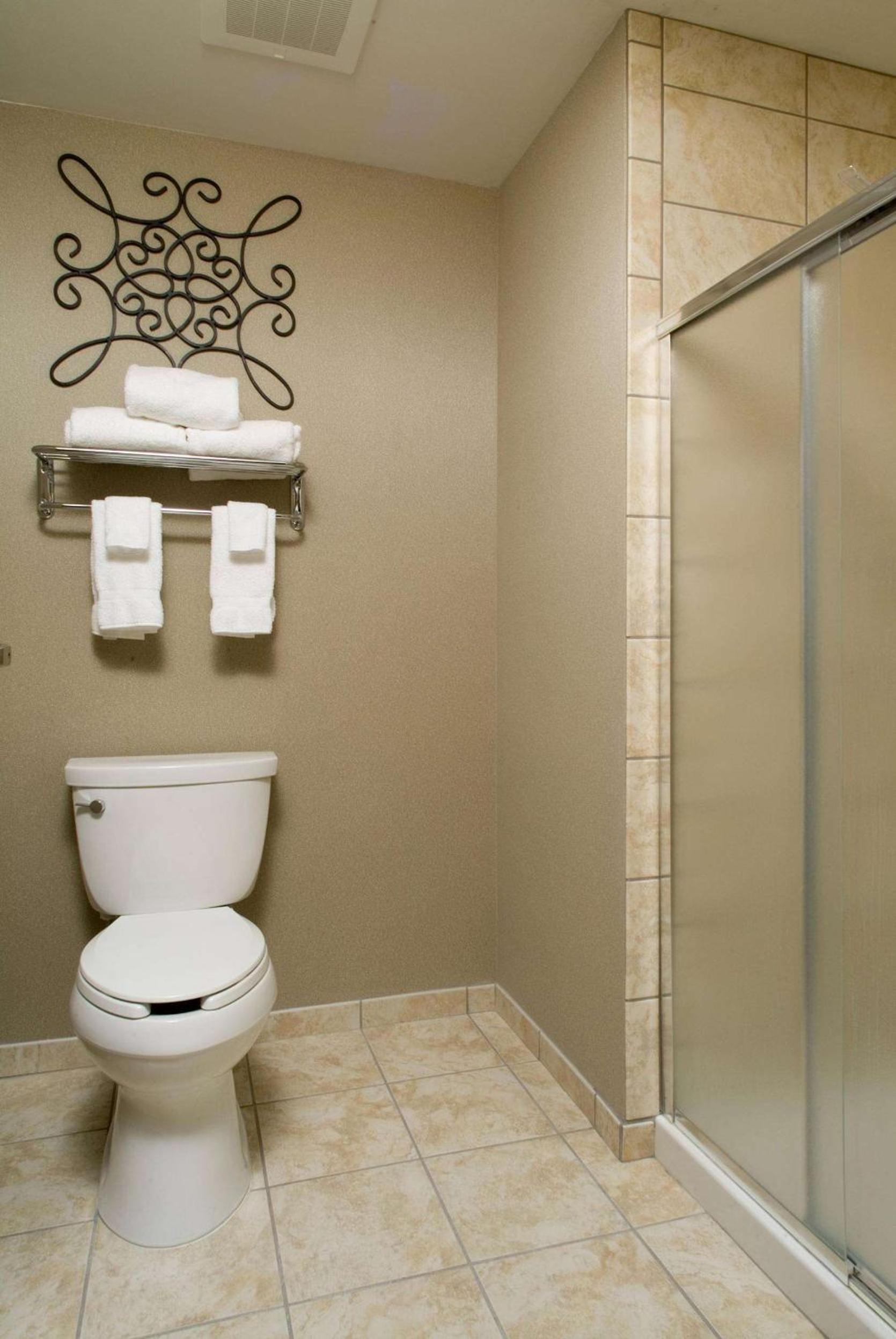One-Bedroom King Suite - Non-Smoking - Photo 6