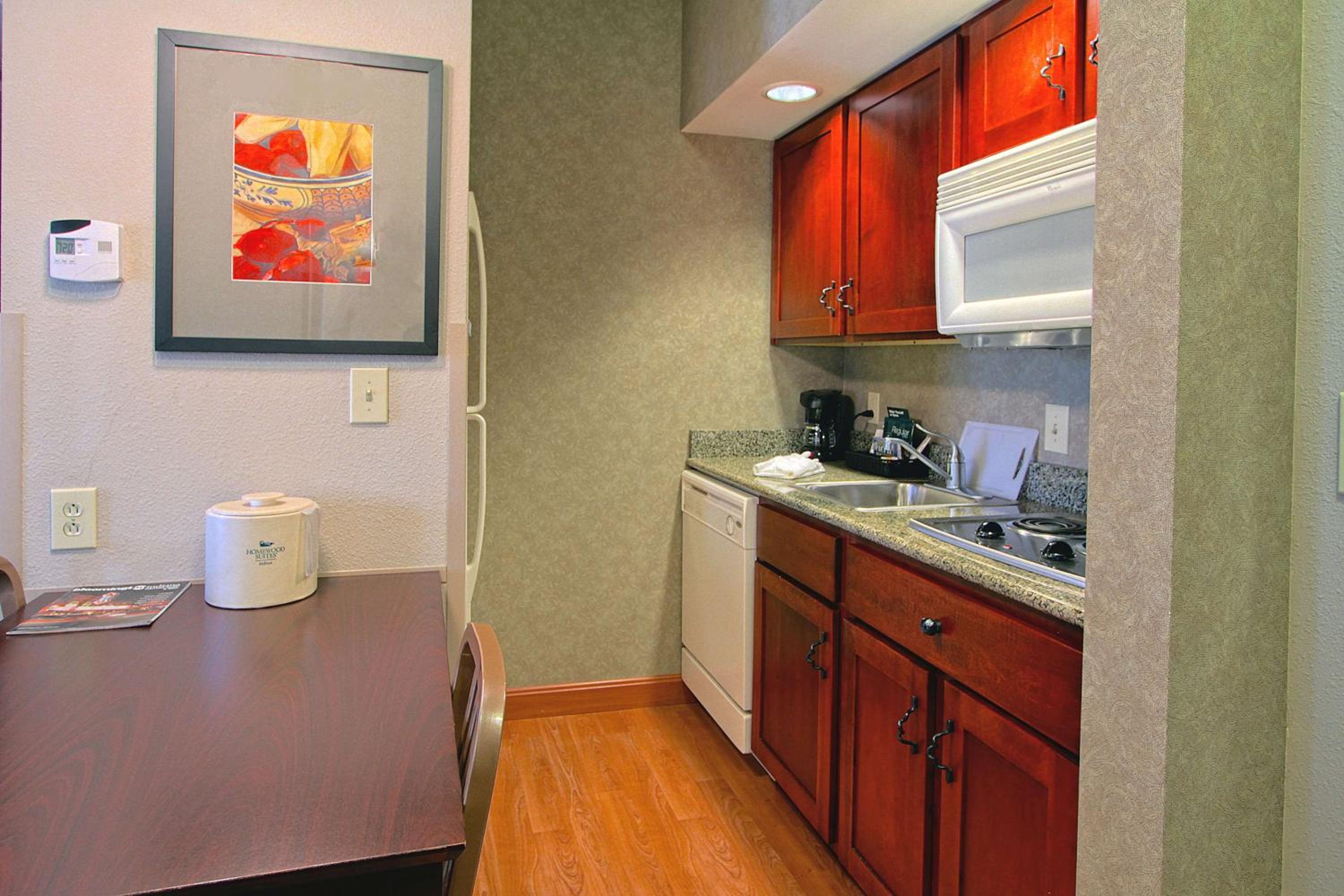 One-Bedroom King Suite - Non-Smoking - Photo 2