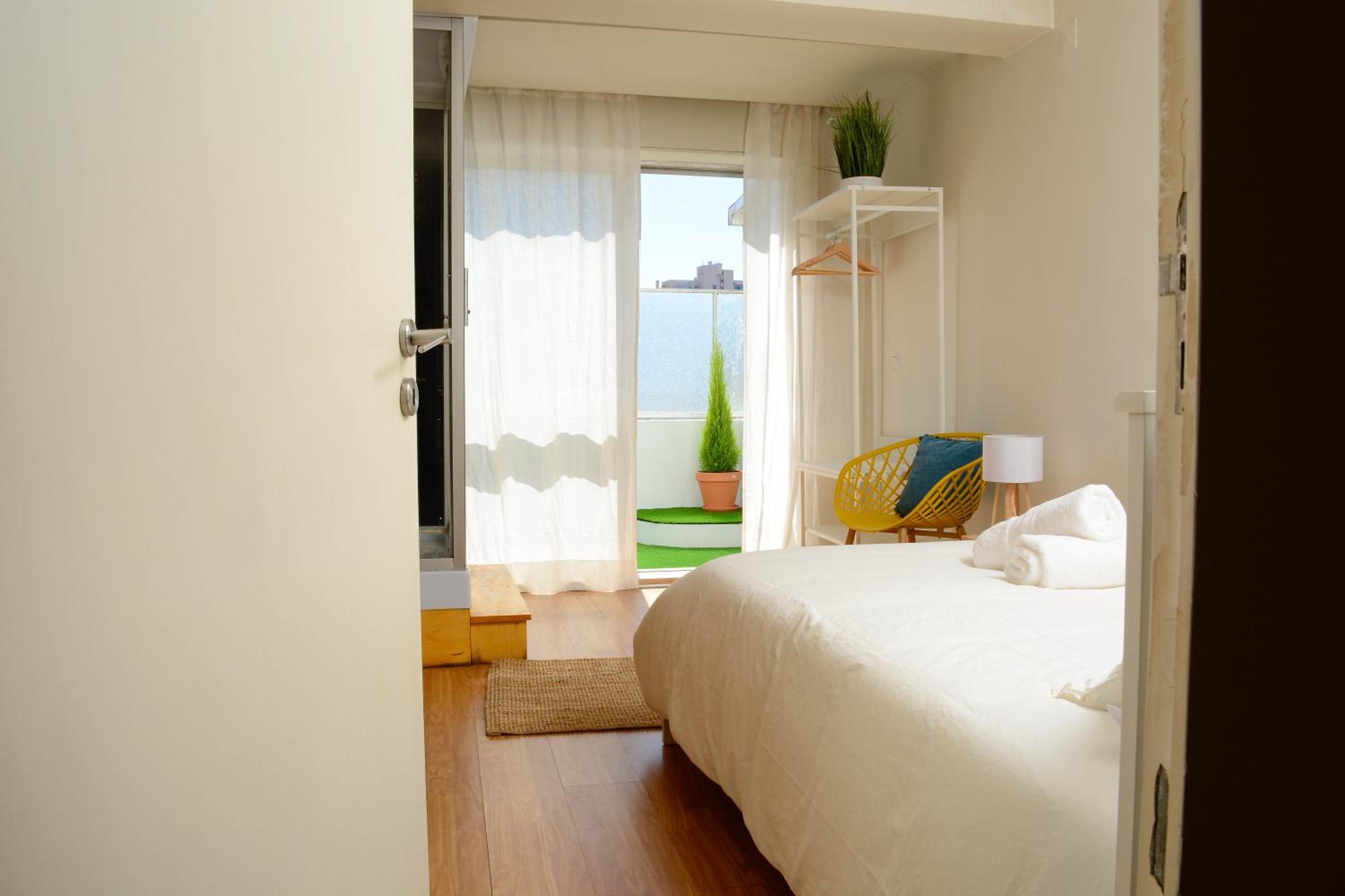 Studio Apartment - Photo 3