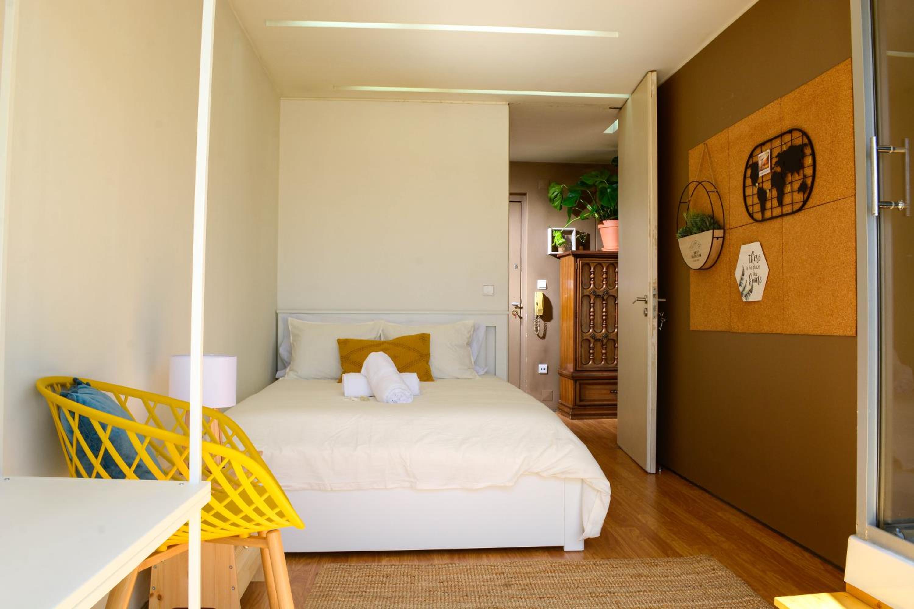 Studio Apartment - Photo 7
