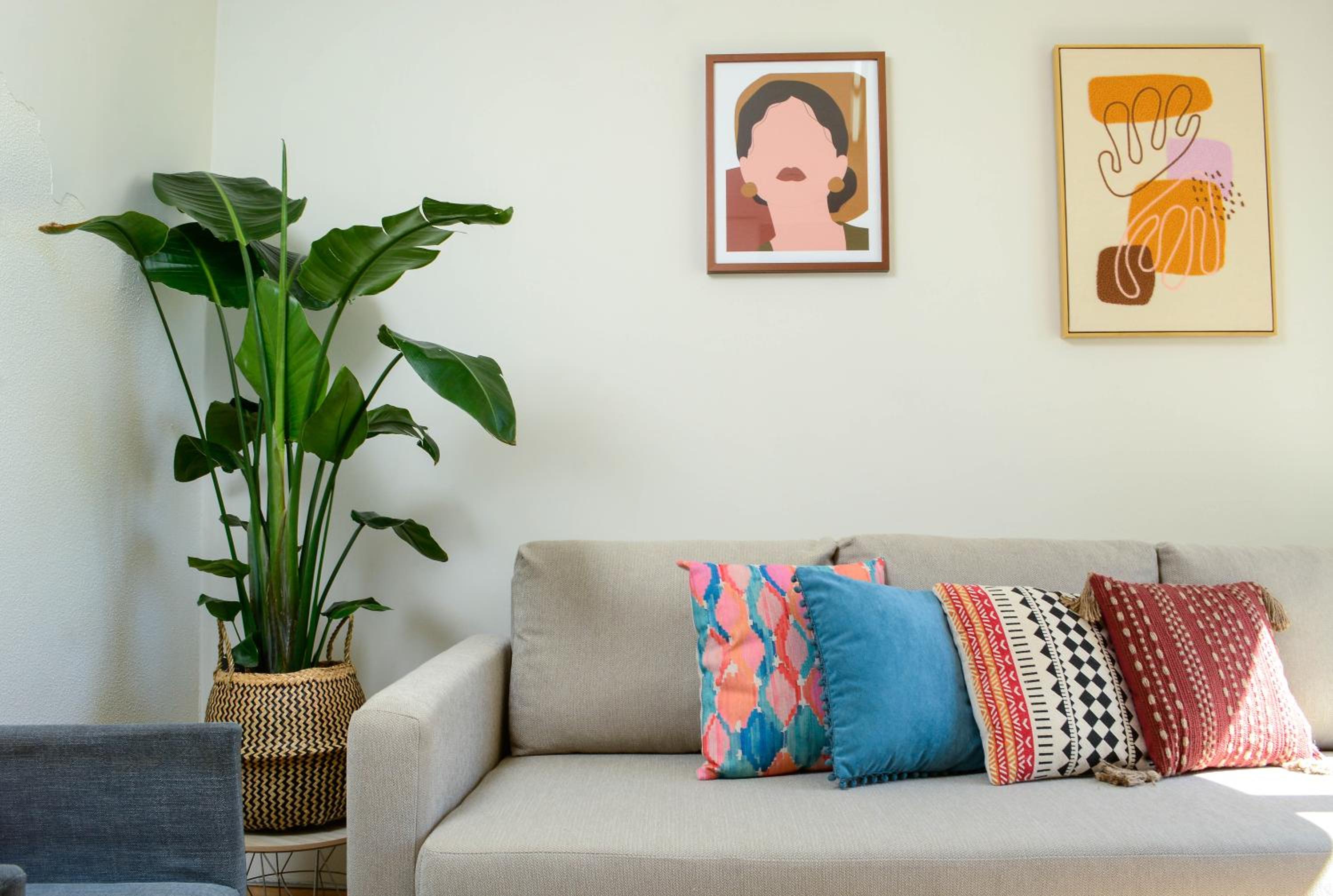 Studio Apartment - Photo 2