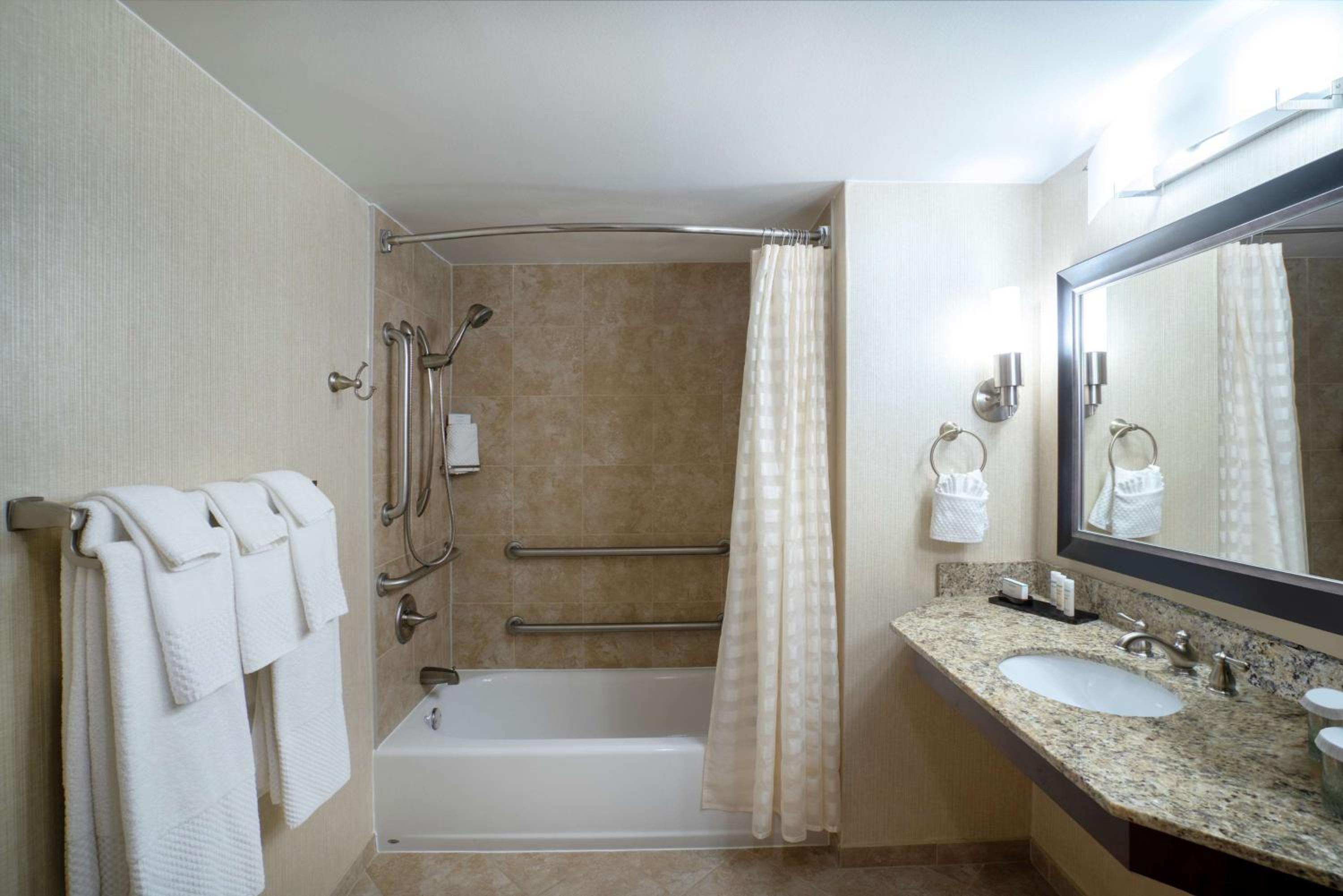King Room - Mobility Access/Non-Smoking - Photo 3
