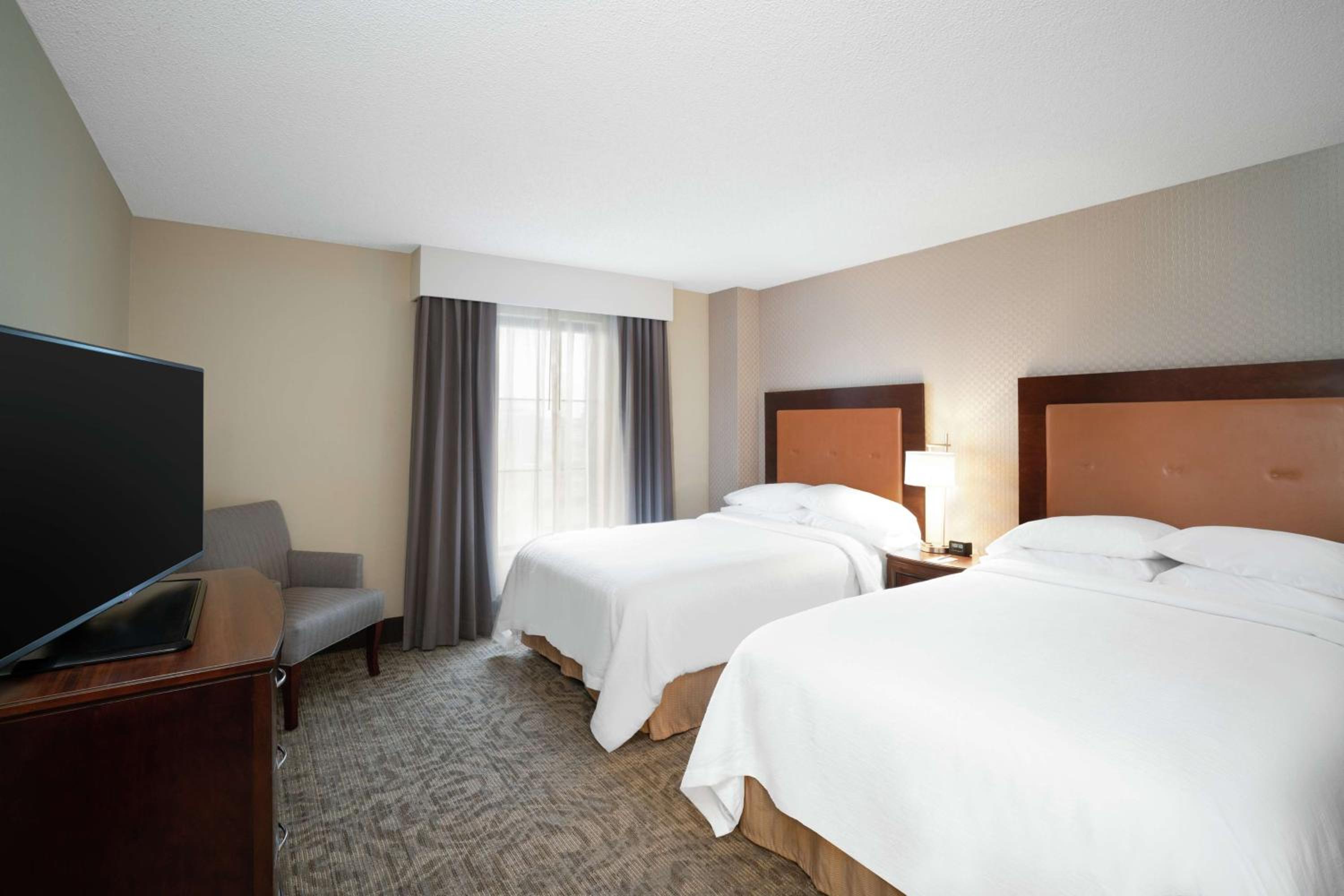 Suite with Two Double Beds - Non-Smoking - Photo 3