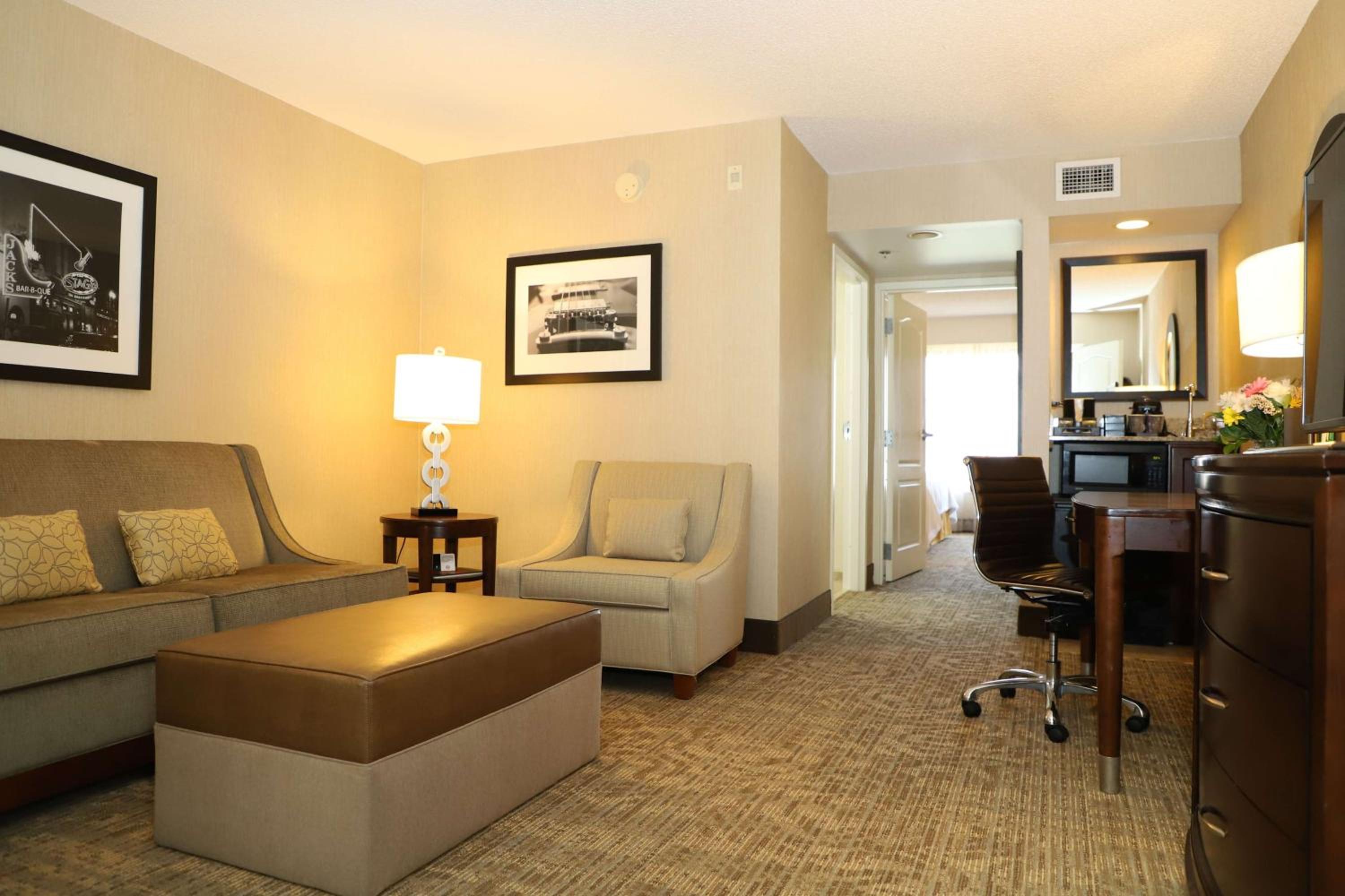 Two-Room King Suite - Non-Smoking - Photo 5