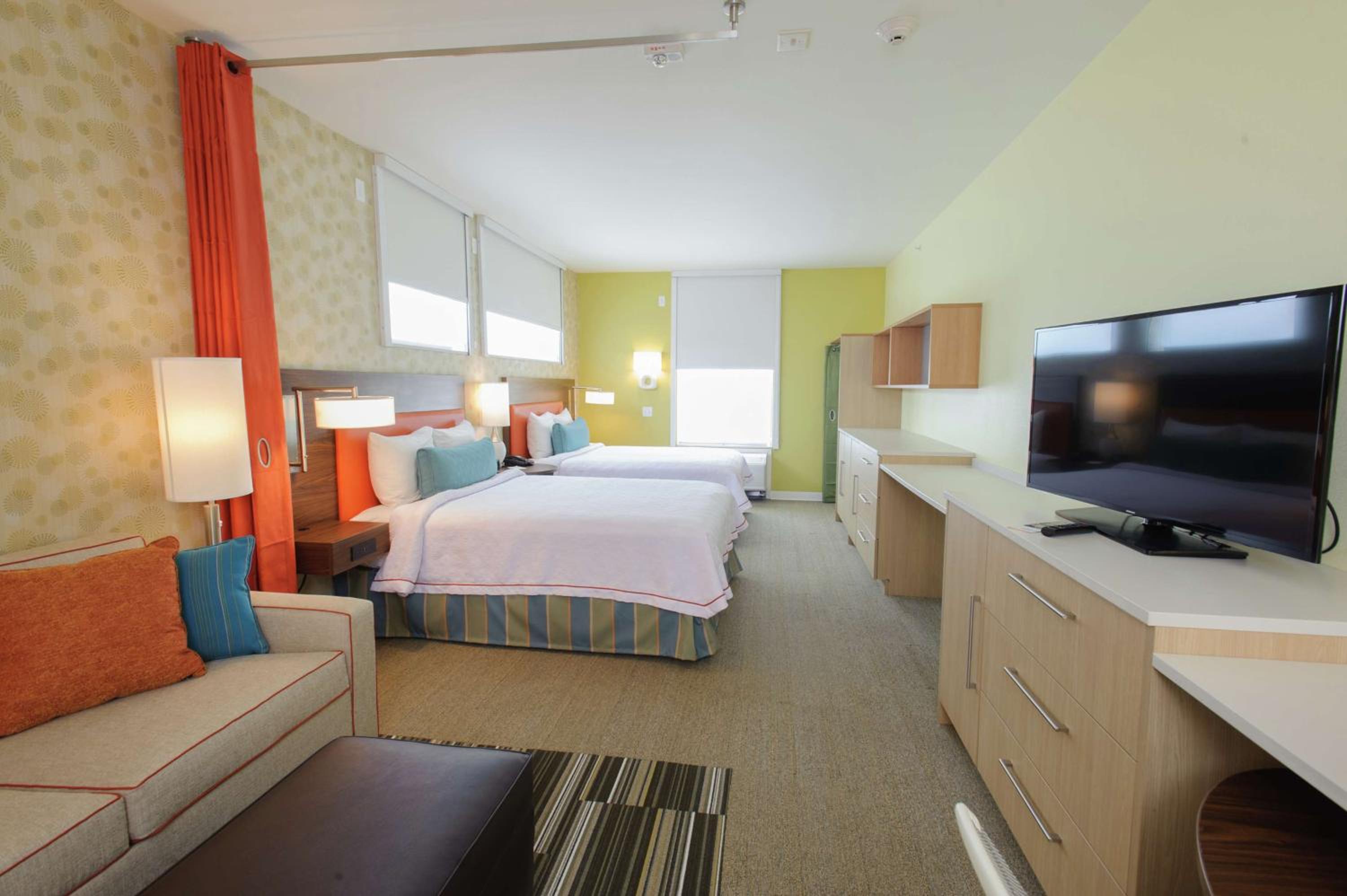 Queen Studio with Two Queen Beds - Non-Smoking