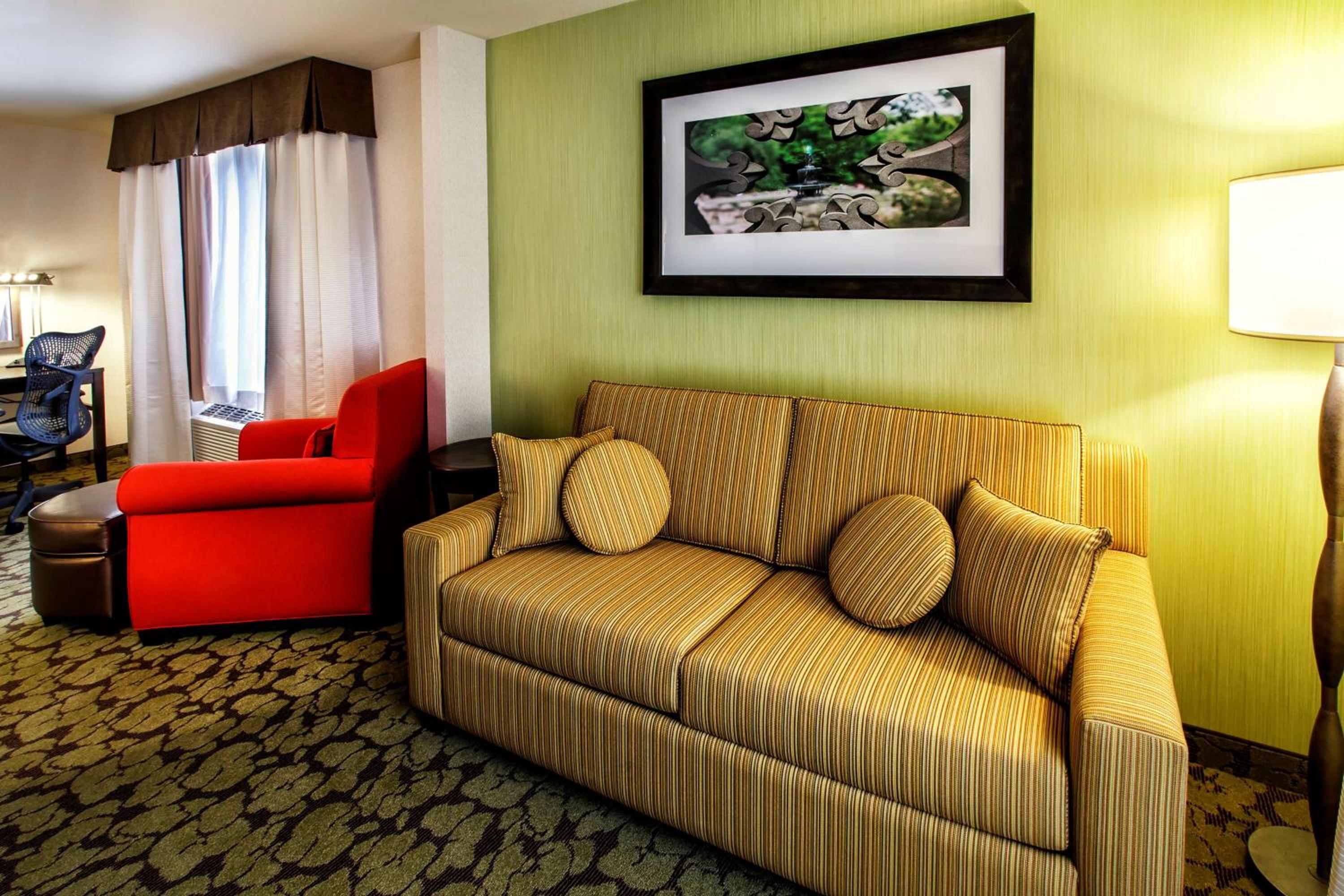 Corner King Suite - Photo 1