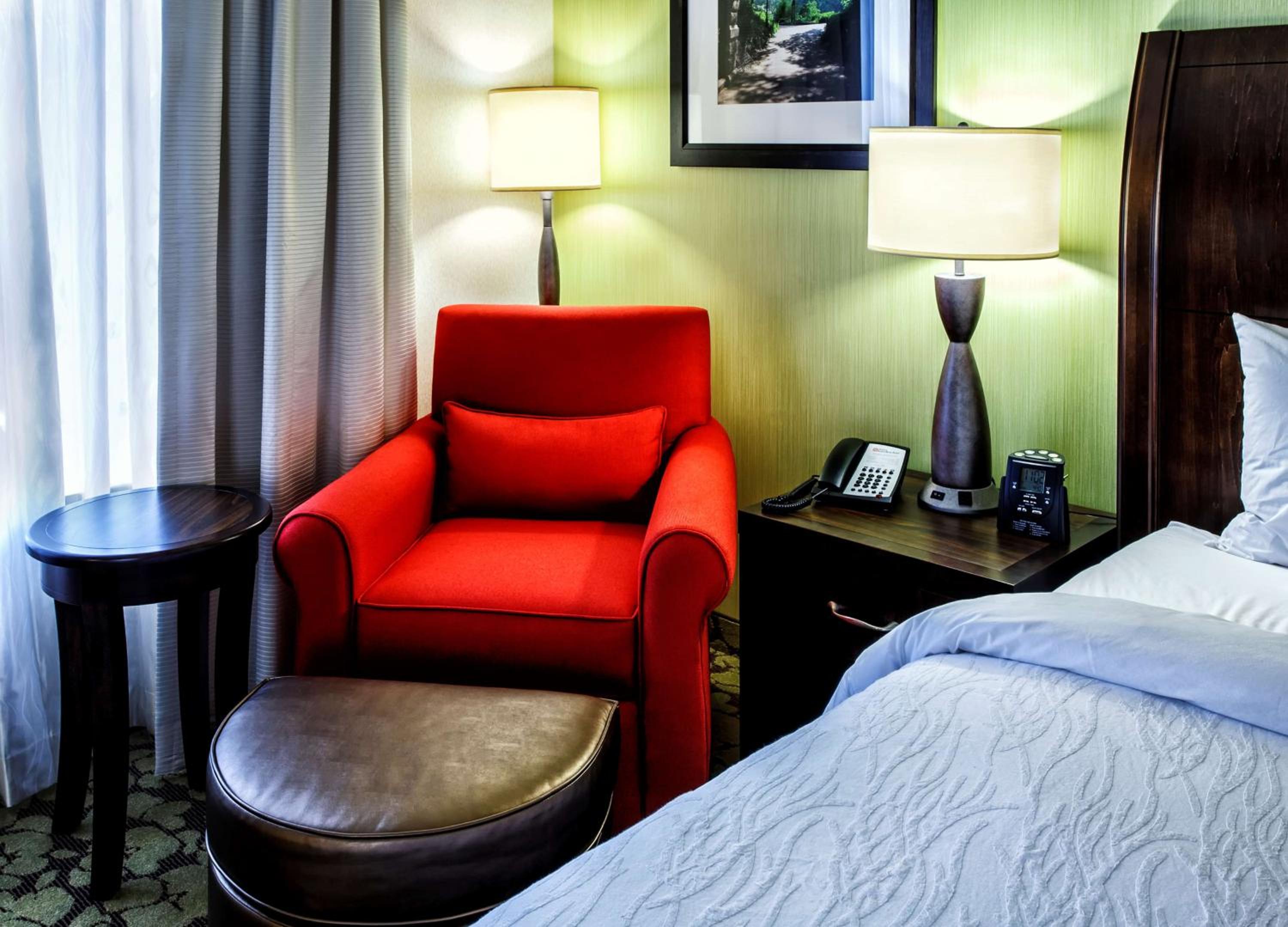 Queen Room with Two Queen Beds - Photo 3