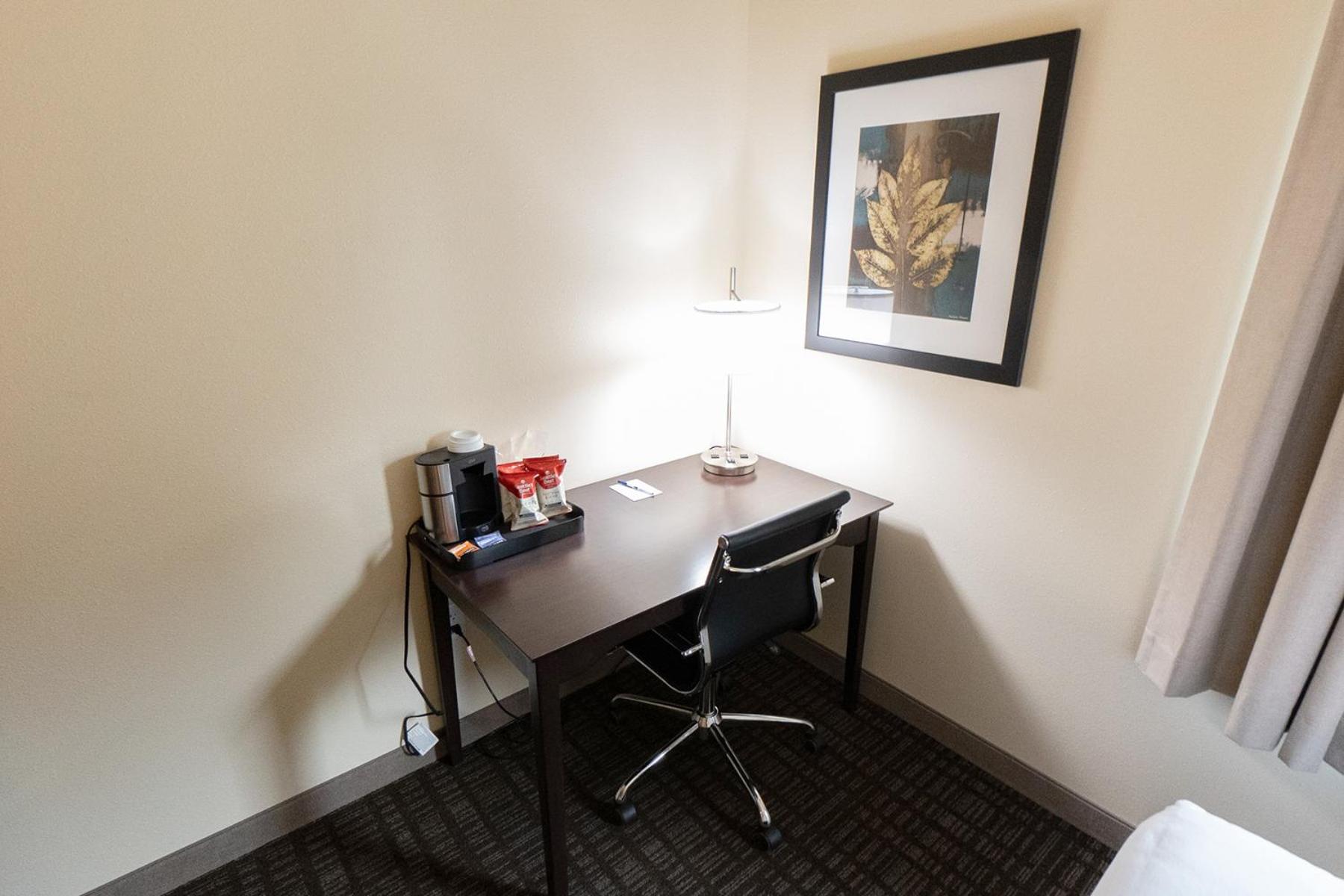 Standard Queen Room - Photo 5